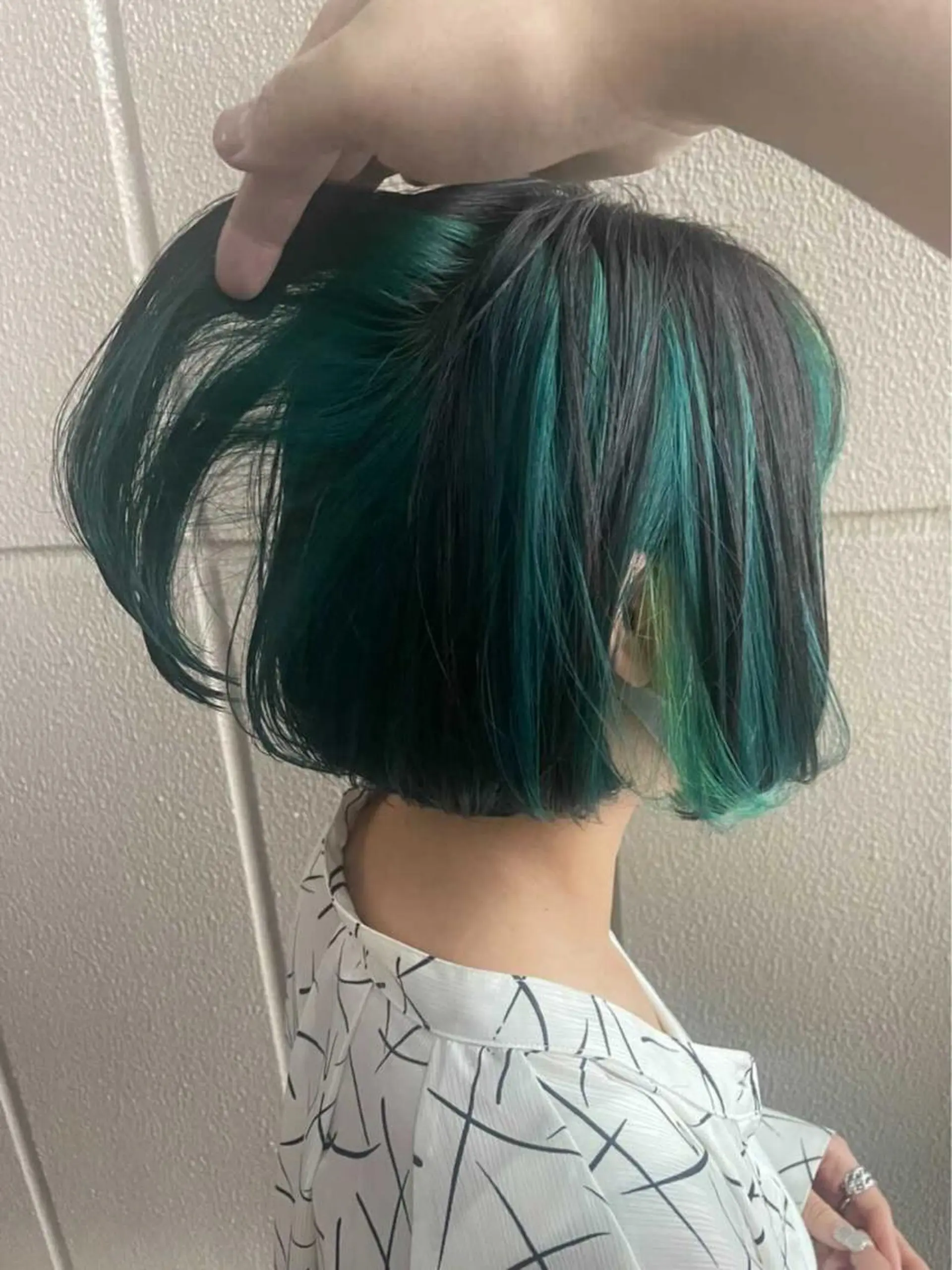 ショート 🐬脱白髪染めカラー 清水大世🐬のヘアスタイル