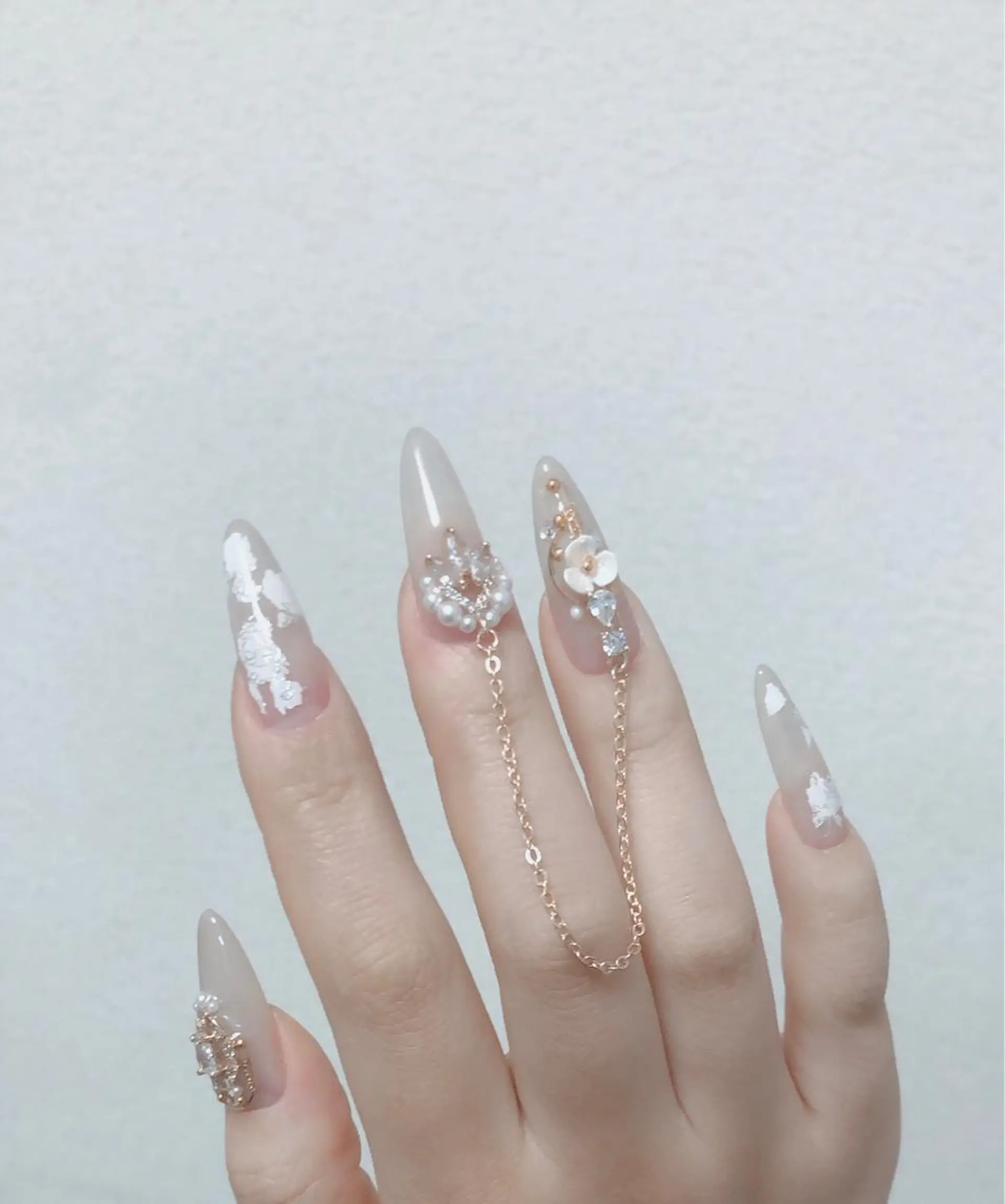 ロング ネイル ストーンネイル ハンドネイル 長さ出し専門 nynaのネイルデザイン