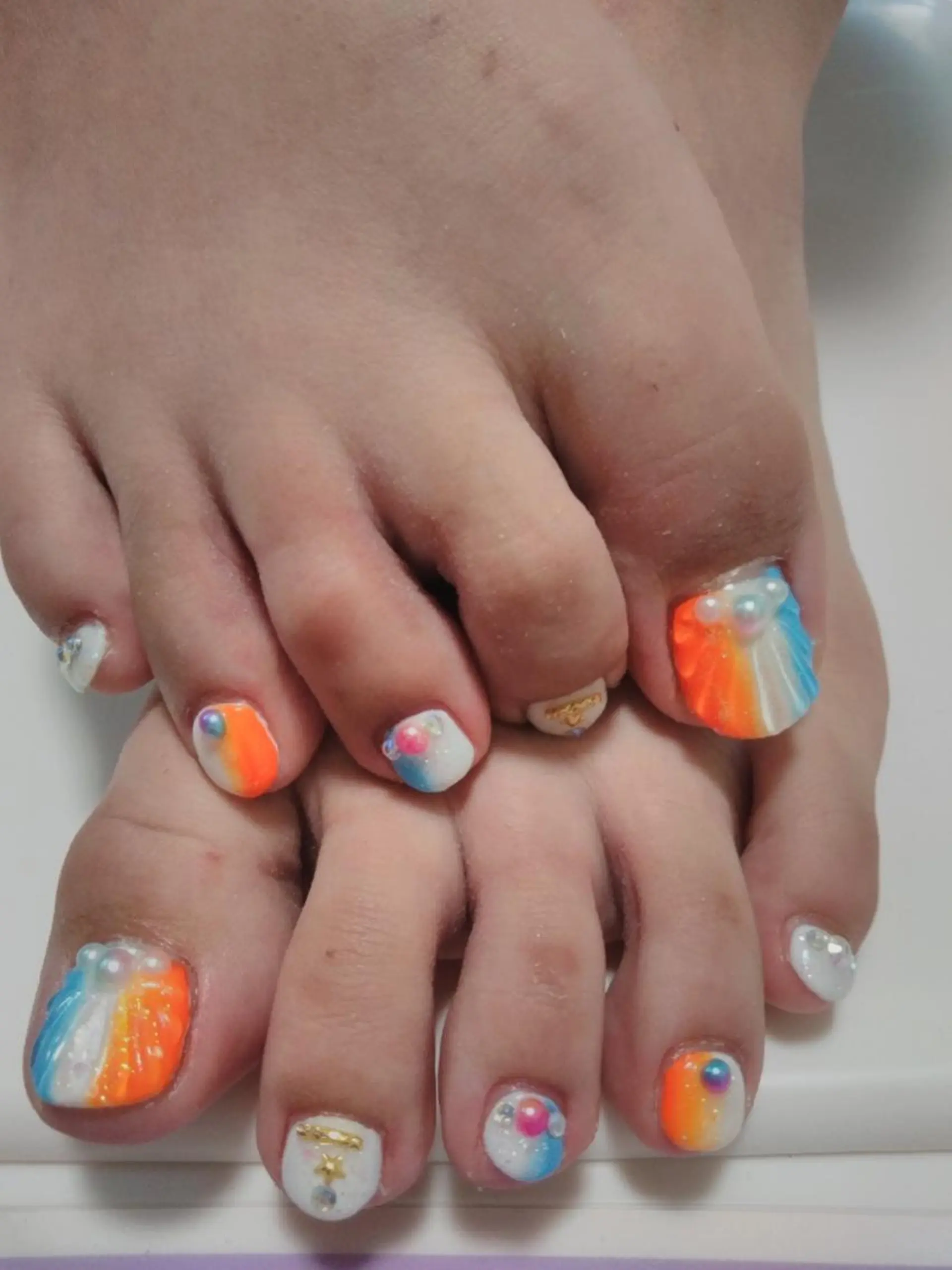 ネイル エステとネイル ローズコンフォートのネイルデザイン