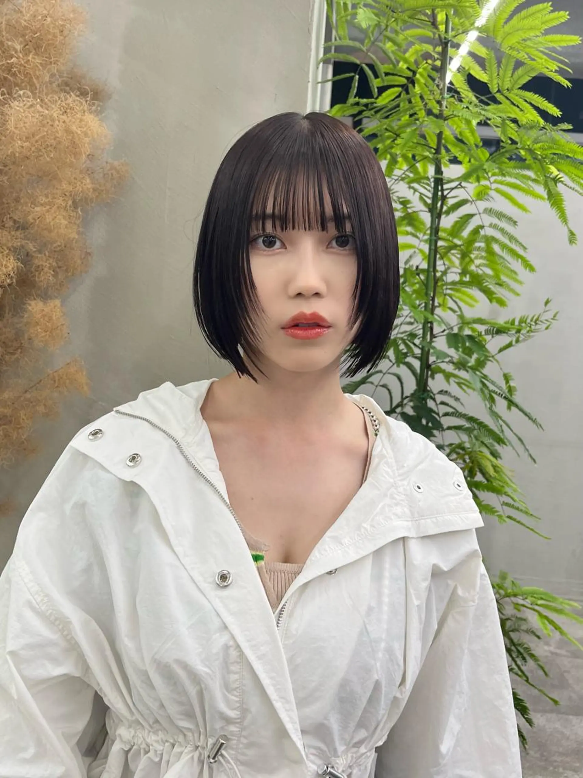 ミディアム イツク ⚡️ ルーツ/ハイトーンのヘアスタイル