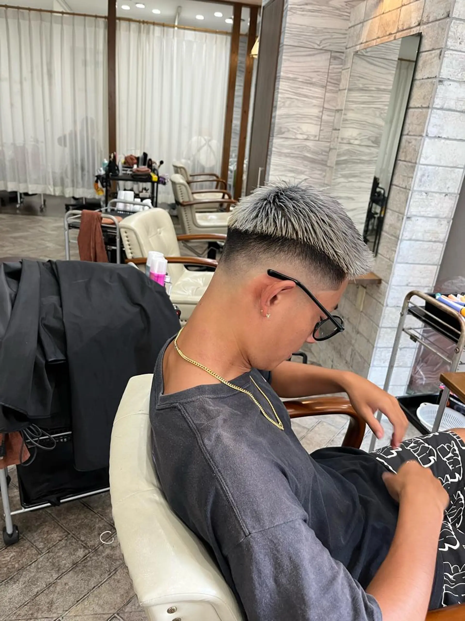 ショート メンズ フェードカット スキンフェード カット パーマ トリートメント ヘアセット メンズサロン ANSWERのヘアスタイル