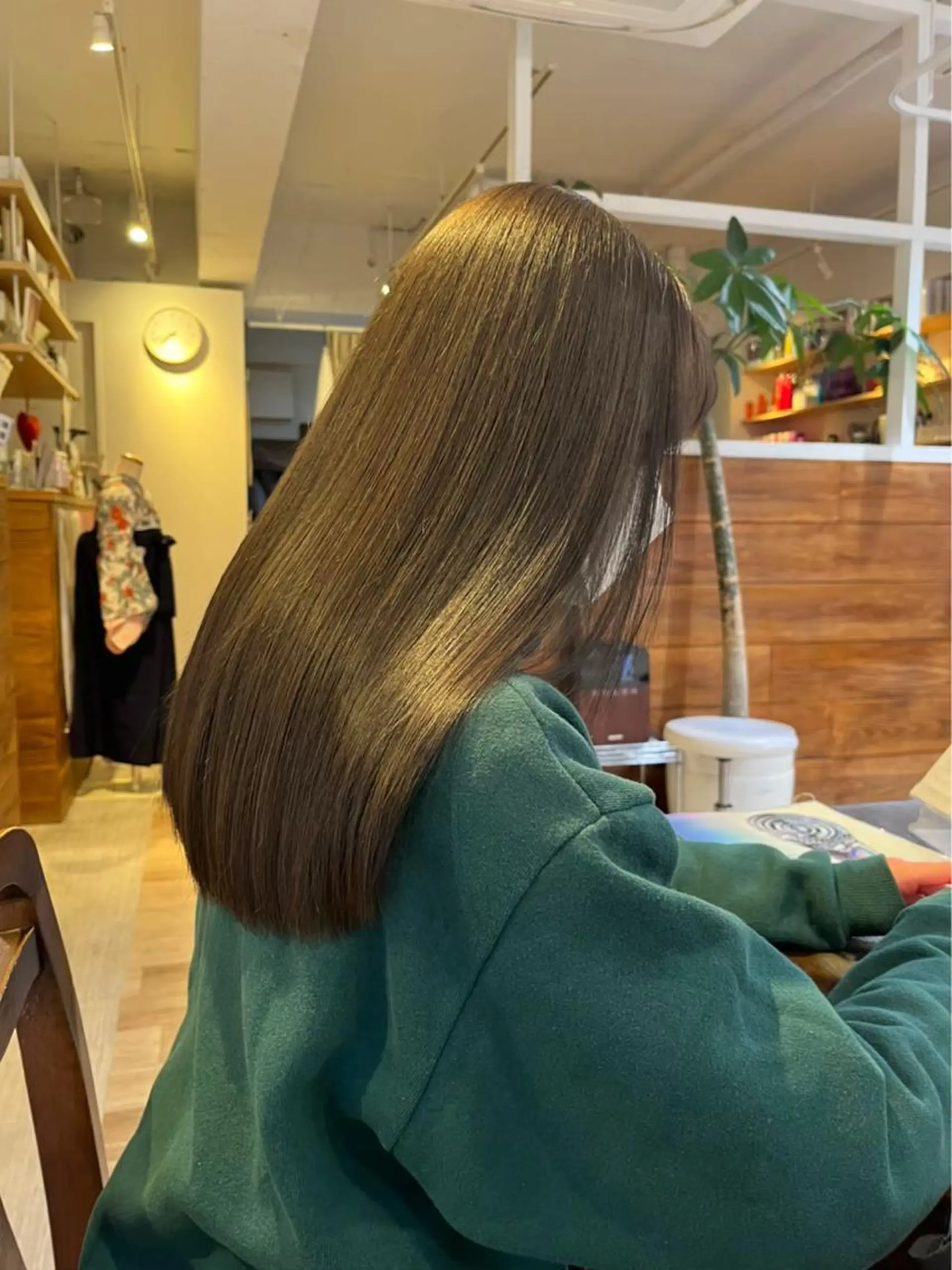 セミロング 暖色ｶﾗｰ/ﾚｲﾔｰ ｶｯﾄ/Yunaのヘアスタイル