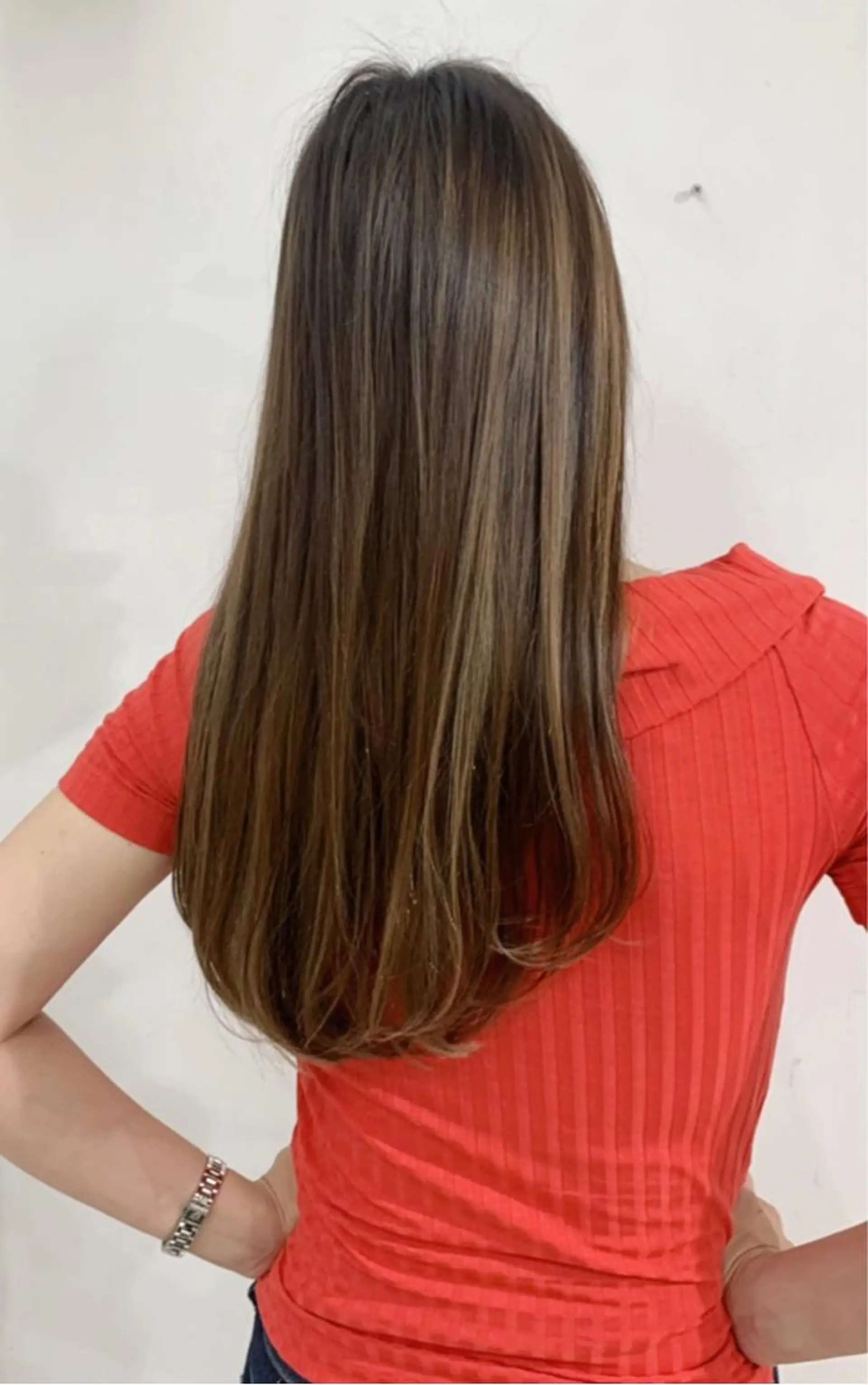 ロング カラー アッシュ バレイヤージュ ブリーチ デザインカラー グレージュ カット ヘアカラー トリートメント 京都大人女性ショート 徒歩1分/秋山のヘアスタイル