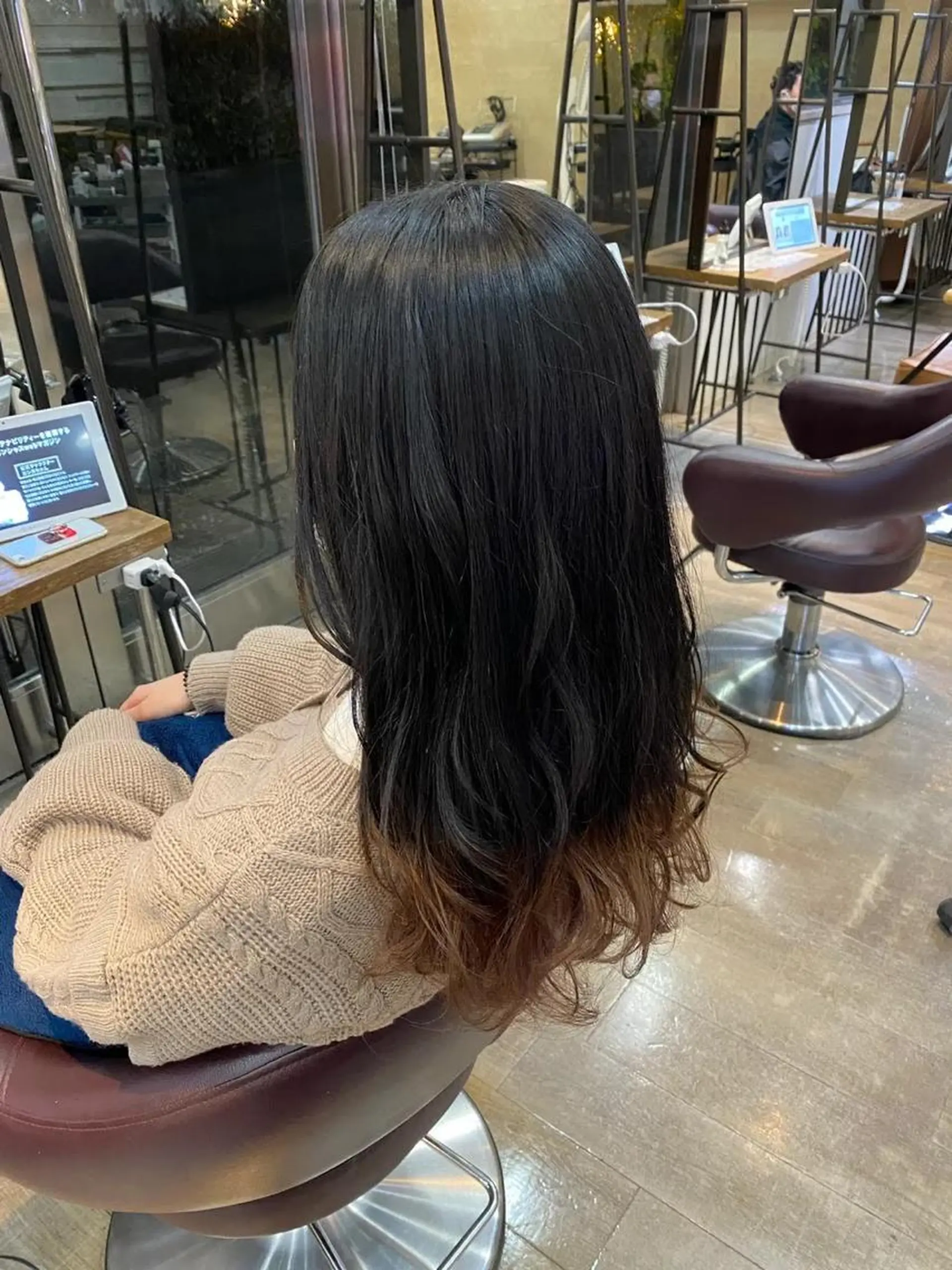 セミロング ELEN 新百合ヶ丘のヘアスタイル