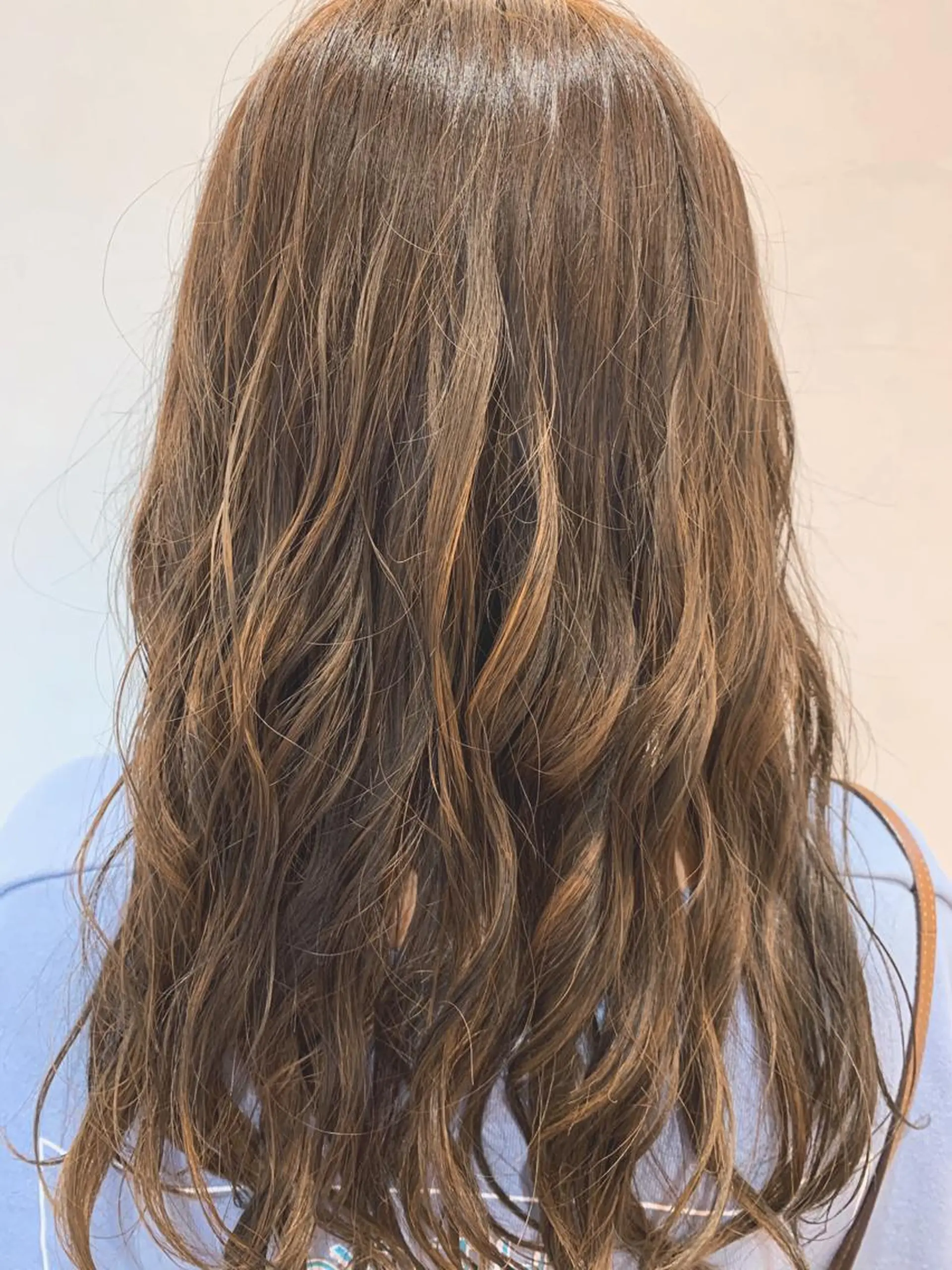 ロング ヘアカラー ゆうき あすかのヘアスタイル