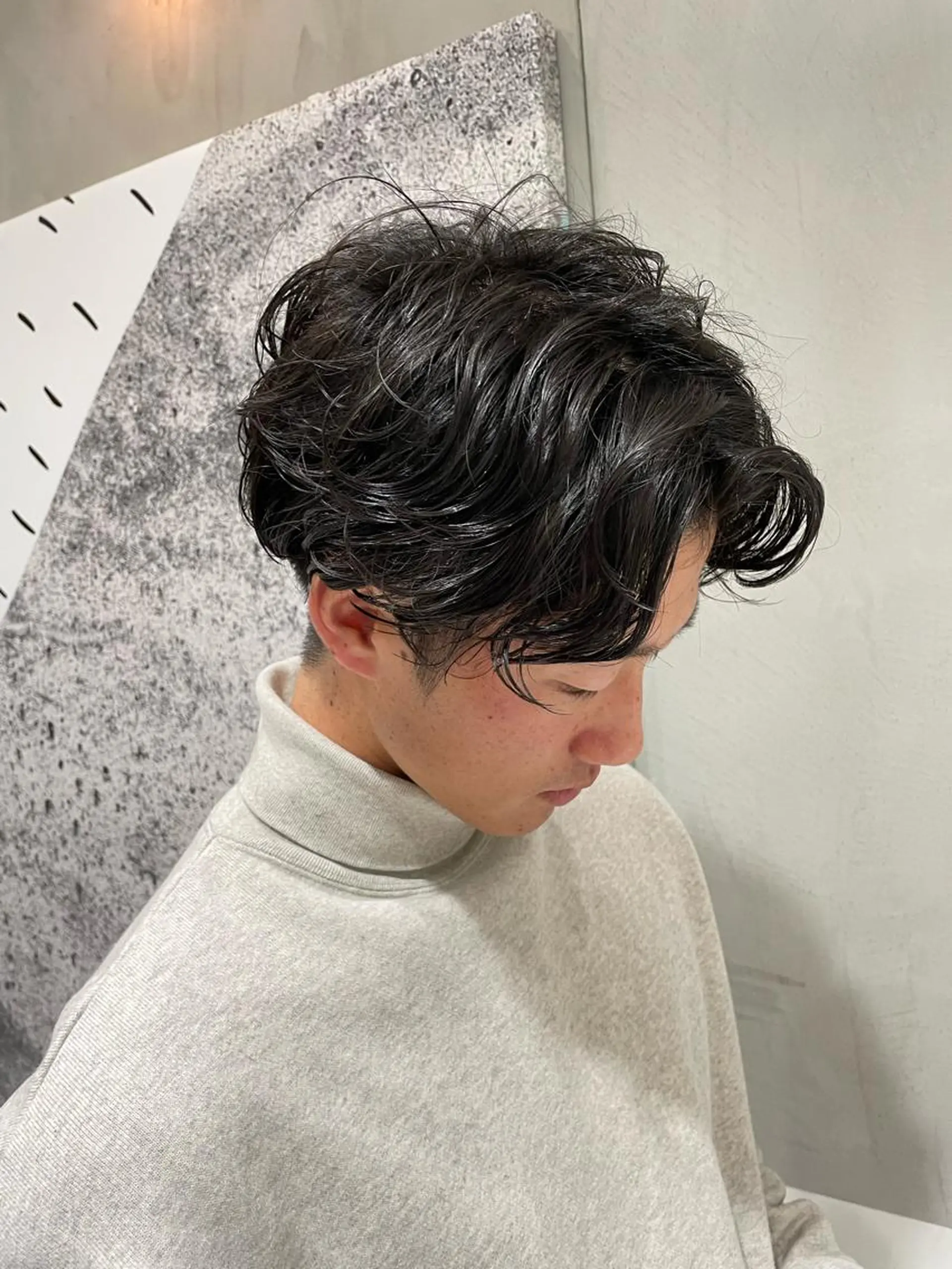 パーマ メンズ オリーブ カラー✨有坂映哉のヘアスタイル