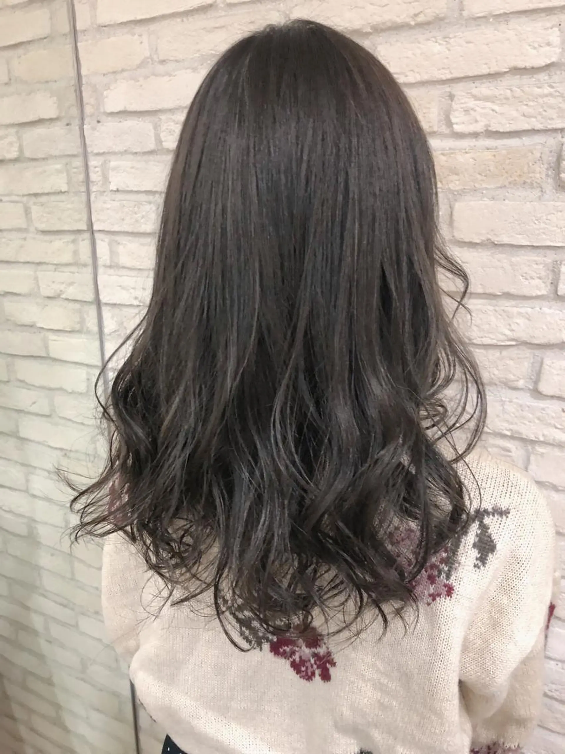 セミロング カラー グレージュ ハイライトカラー ハイライト HAUS 片山みほのヘアスタイル