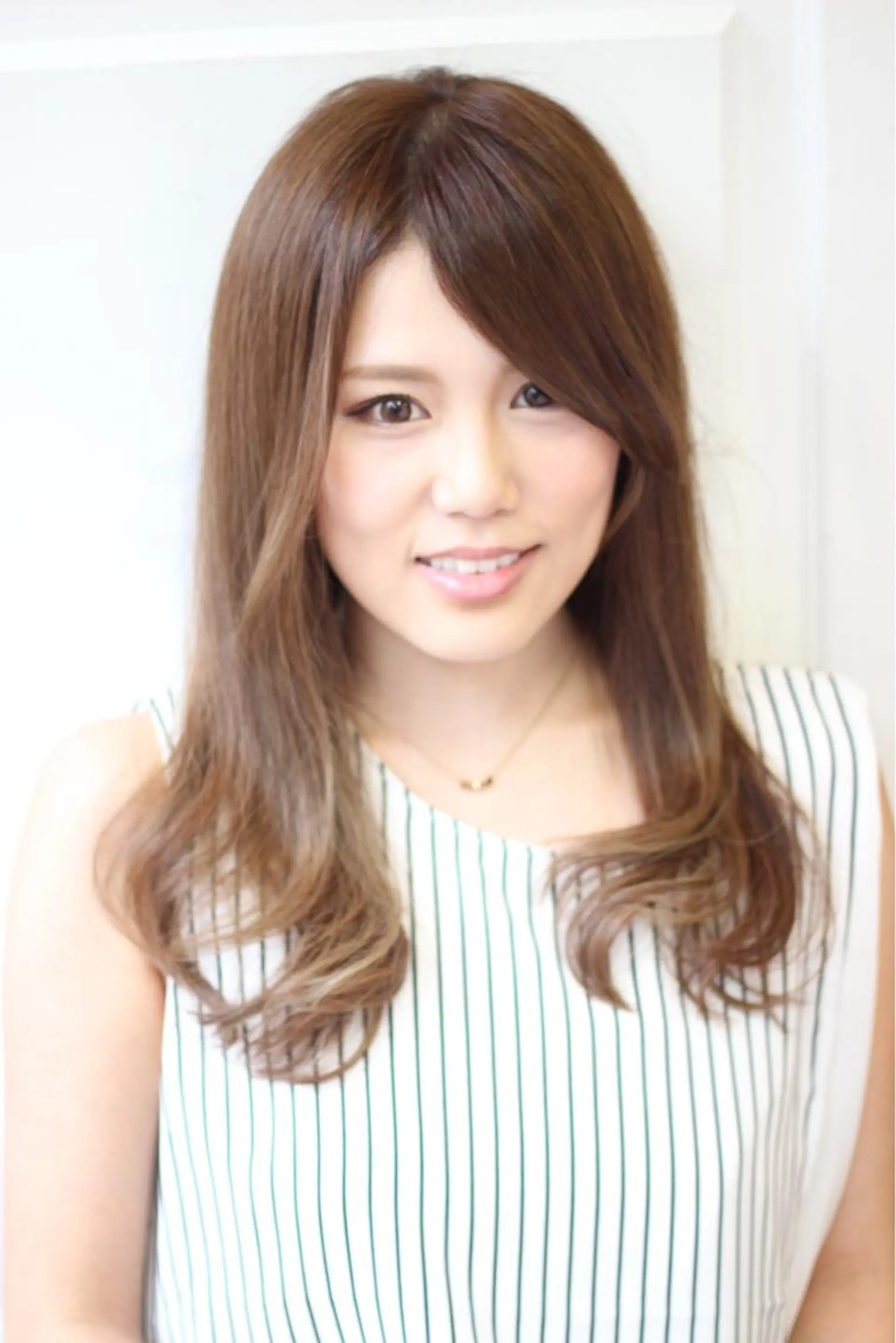 ショート ミディアム セミロング ロング カラー パーマ ヘアアレンジ グレージュ 成松 勇治のヘアスタイル