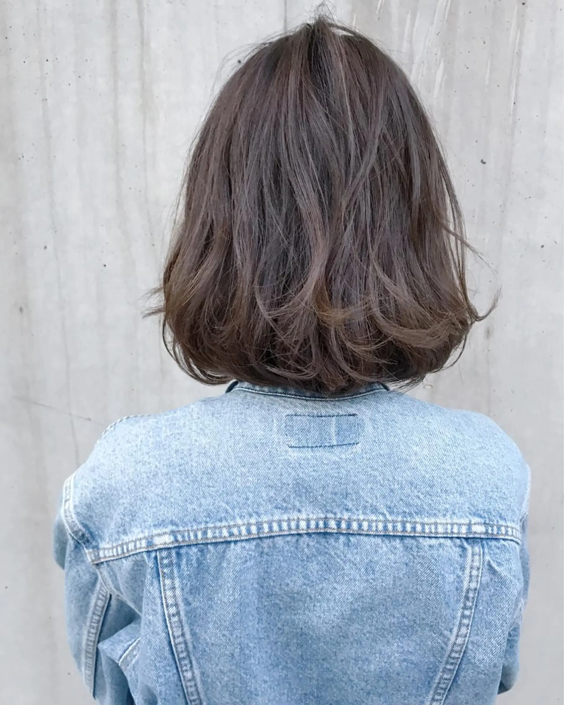 ショート カラー アッシュ ボブ カット ヘアカラー トリートメント ボブ・レイヤーカット 吉敷航一のヘアスタイル