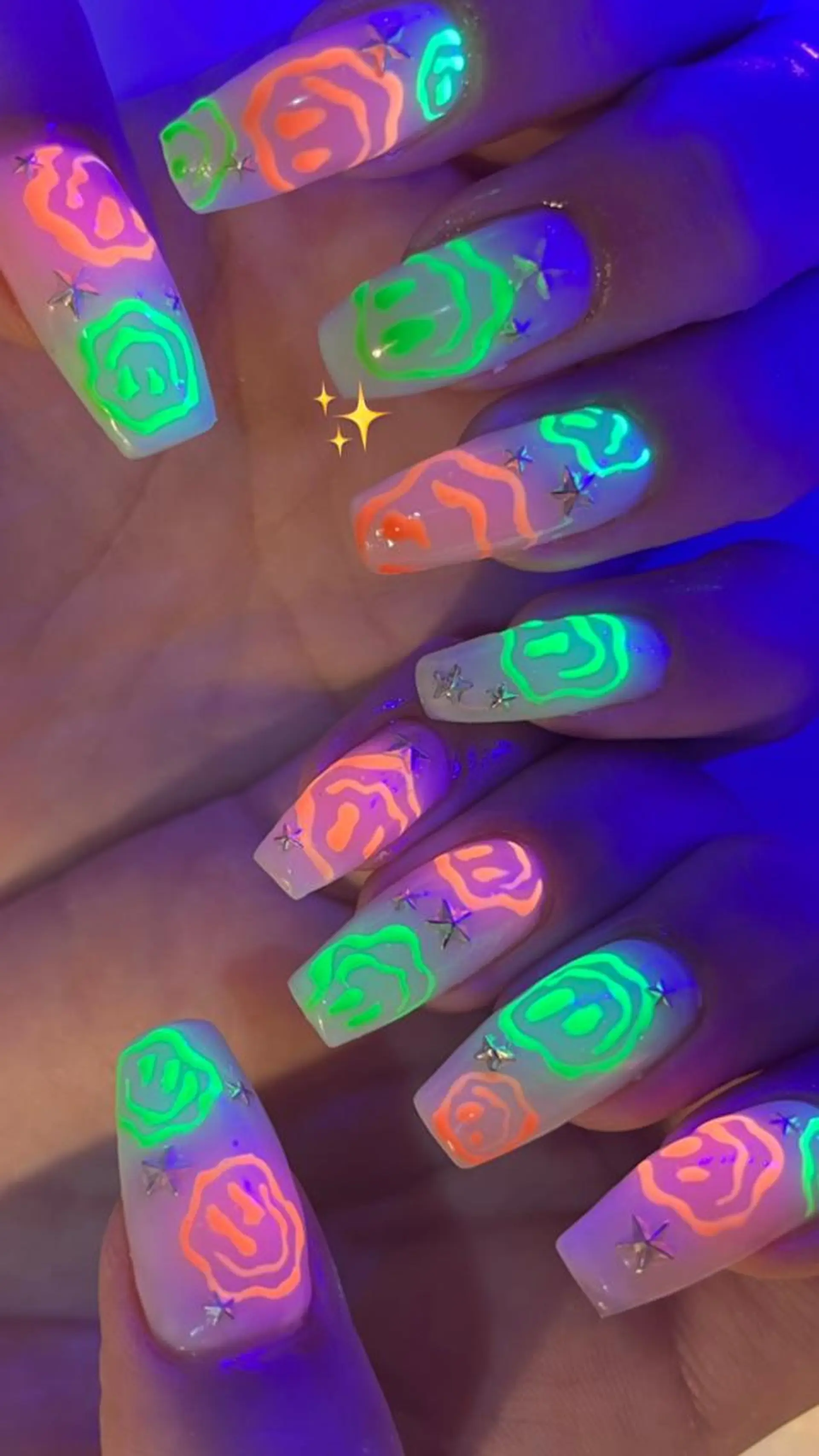 ネイル ハンドネイル フットネイル moca心斎橋所属・˚✧⁺⭐︎༚moca miyuu⁎⁺˳✧༚のネイルデザイン
