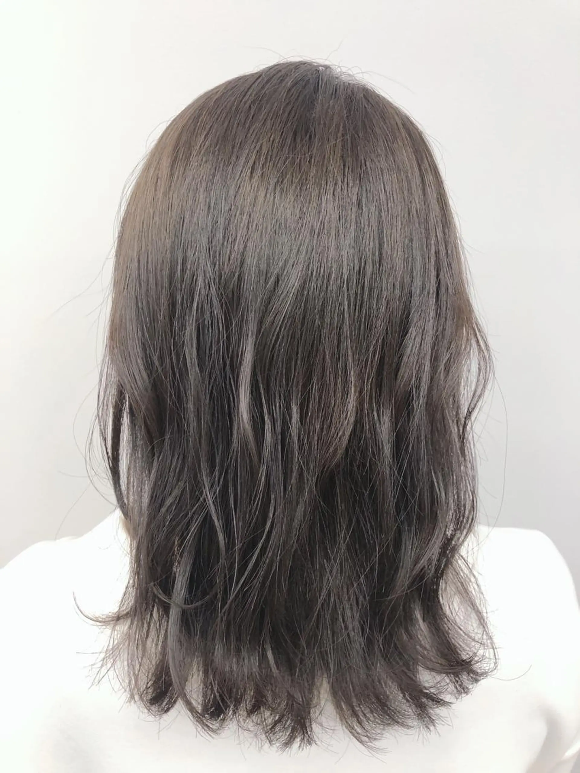 ミディアム カラー グレージュ カーキグレージュ 代表　YUKI ☆のヘアスタイル