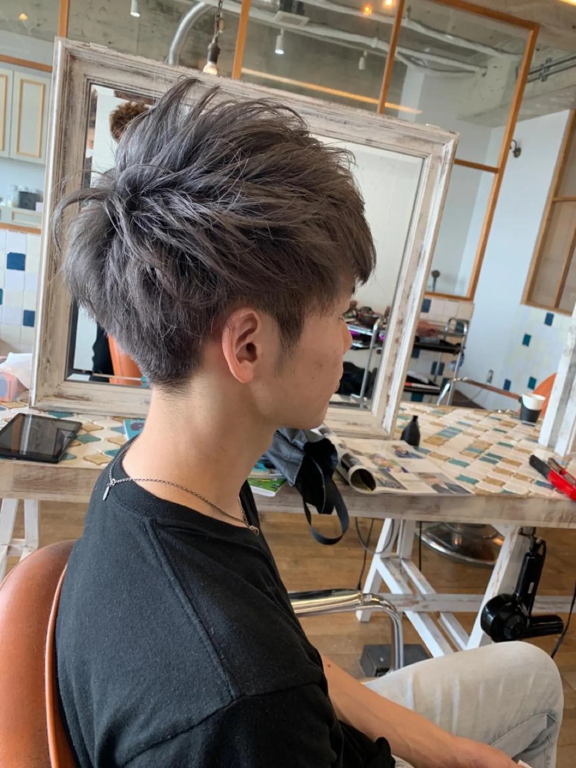 カラー アッシュ ハイトーンカラー シルバー 石井辰功也 フリーランス美容師のヘアスタイル