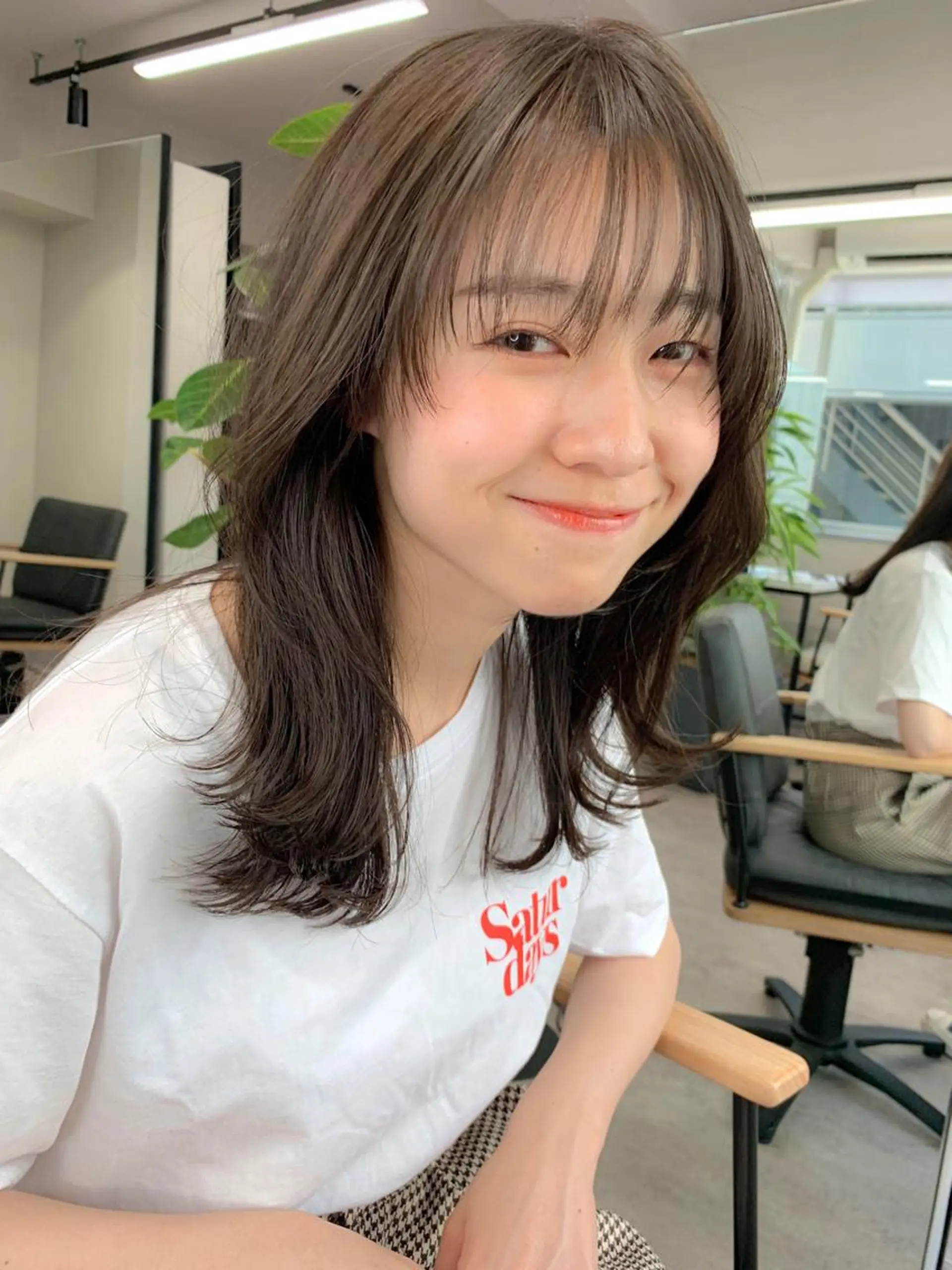 セミロング カラー アッシュ グレージュ レイヤーカット ✨上品レディーなヘア スタイルへ✨髙木諒也のヘアスタイル