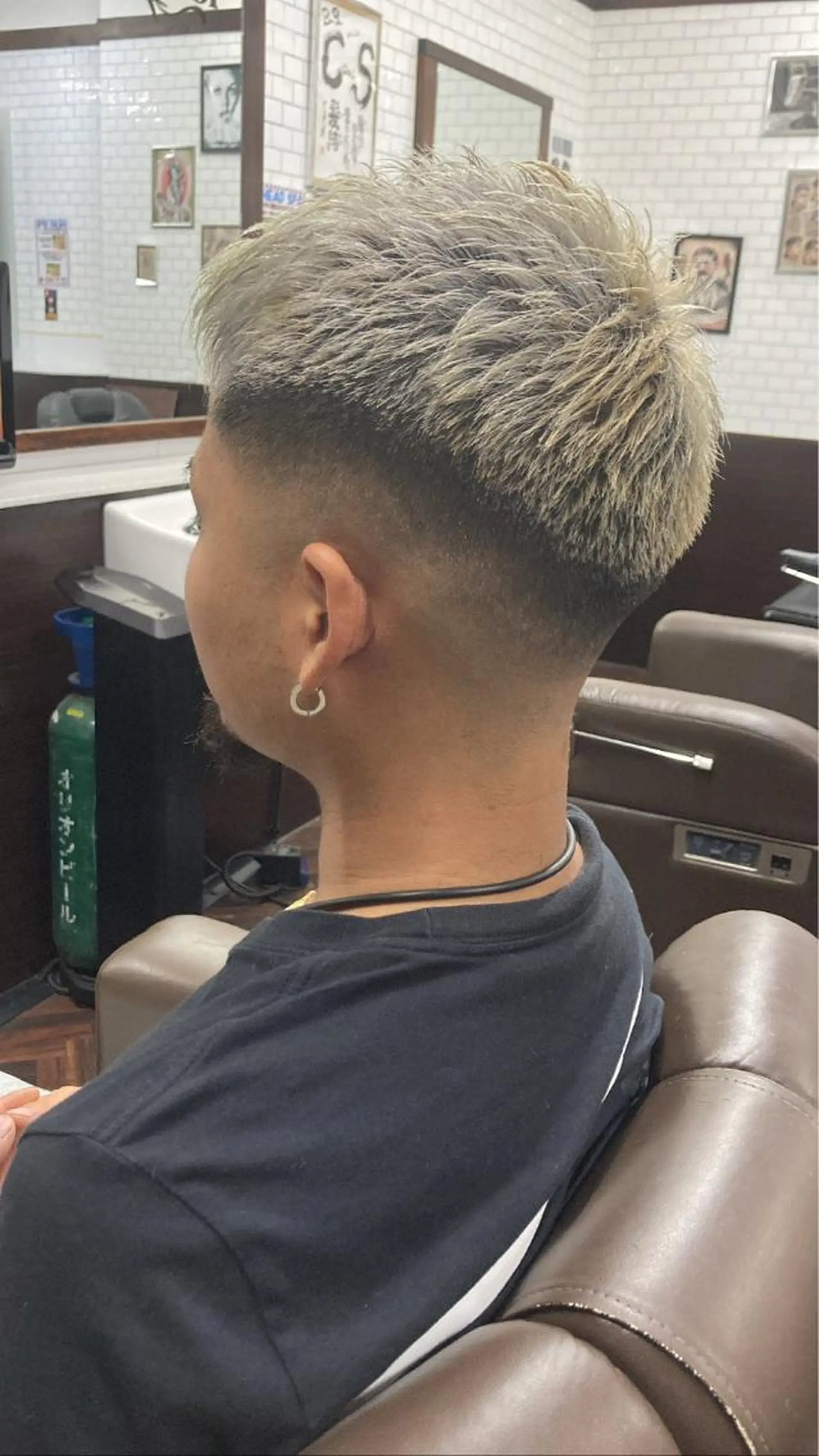 ショート メンズ フェードカット メンズハイトーン スキンフェード モデル募集中‼️ 安座間💈のヘアスタイル