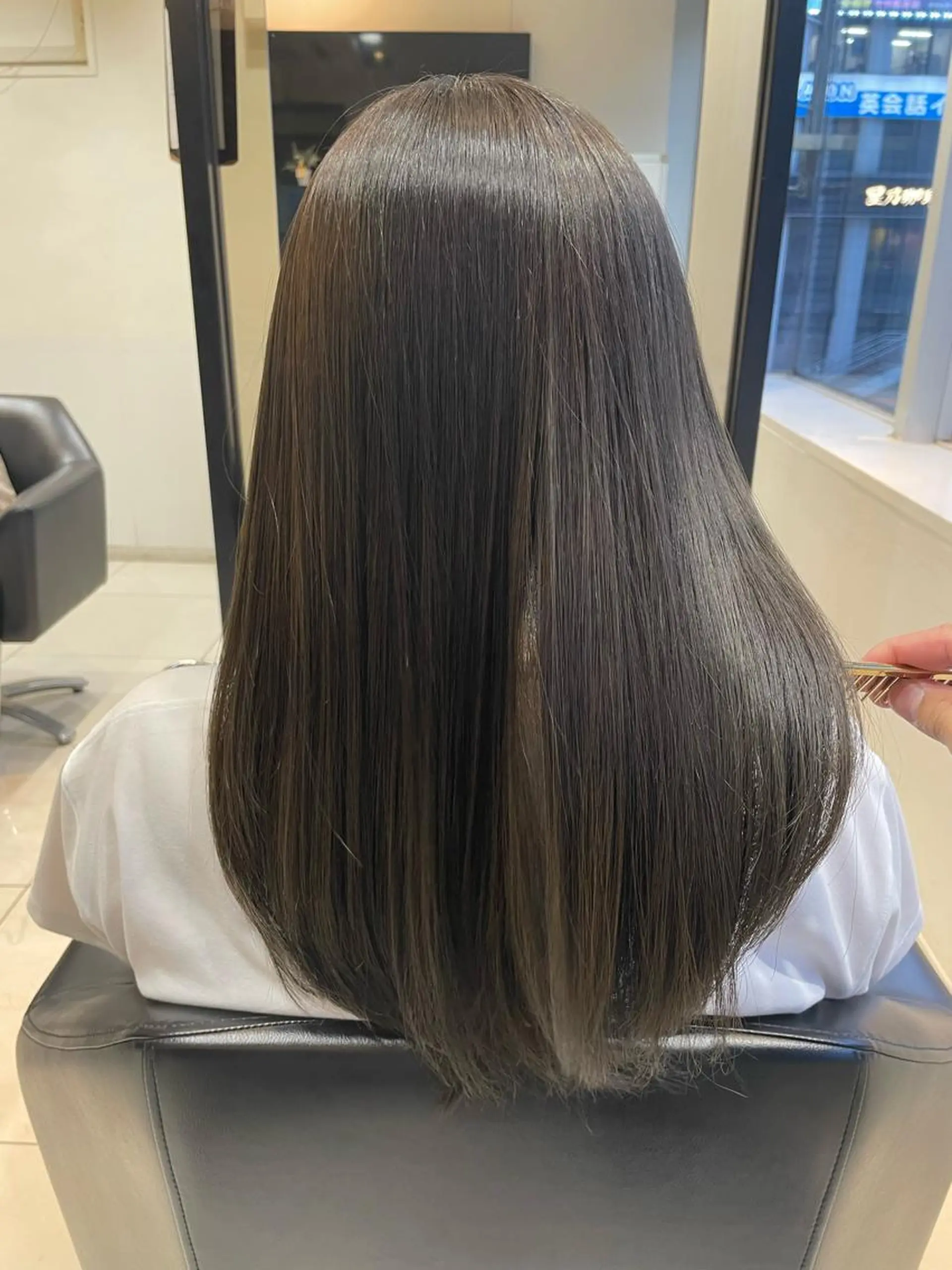 ミディアム カラー ヘアアレンジ ベージュカラー ブリーチ ブルーカラー ブラウンカラー ブルージュ ヘアカラー トリートメント ヘアセット 髪質改善カラー🦋 田村のヘアスタイル