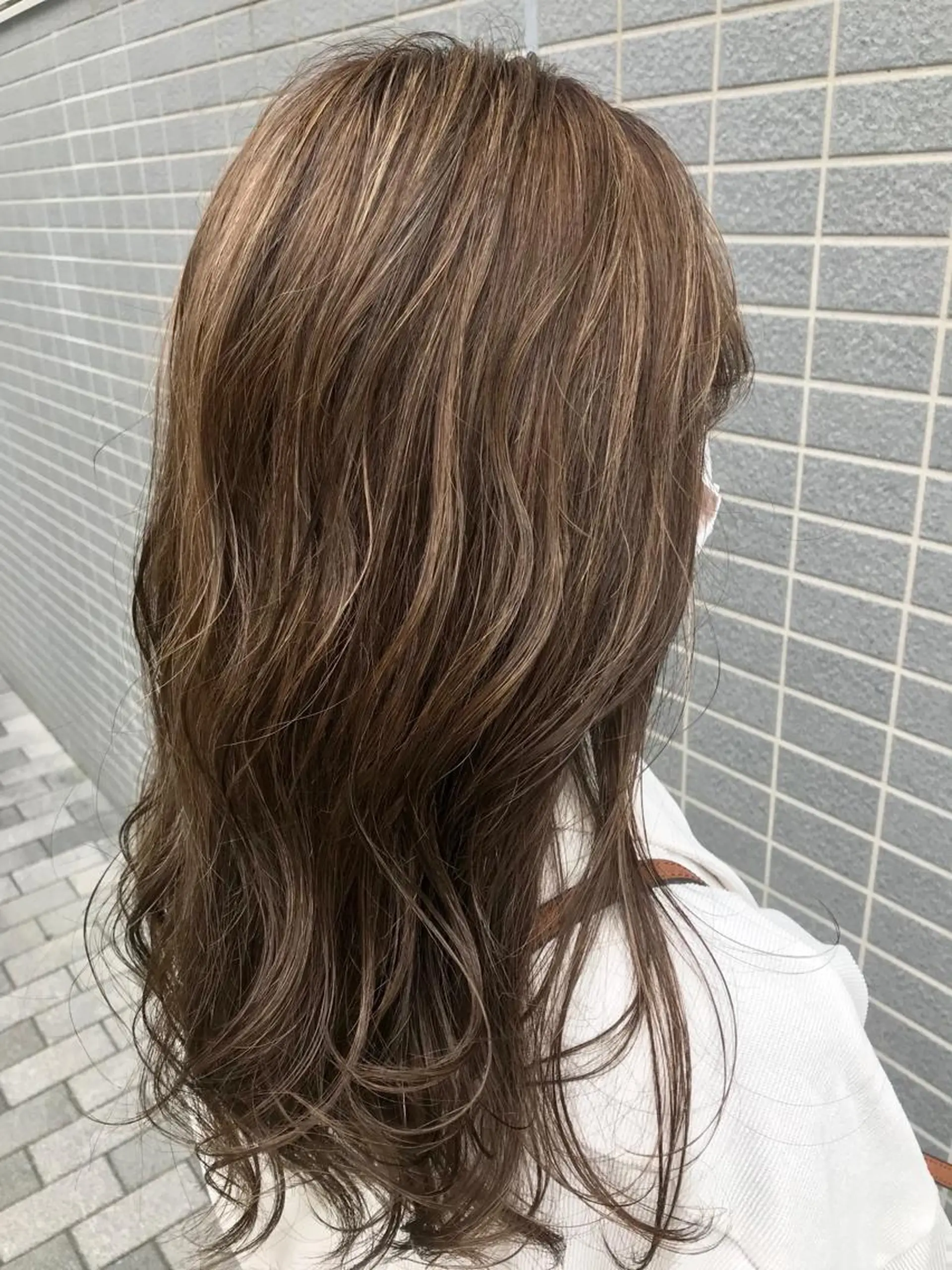 ロング カラー ハイライトカラー ハイライト ロング スズキ シオリのヘアスタイル