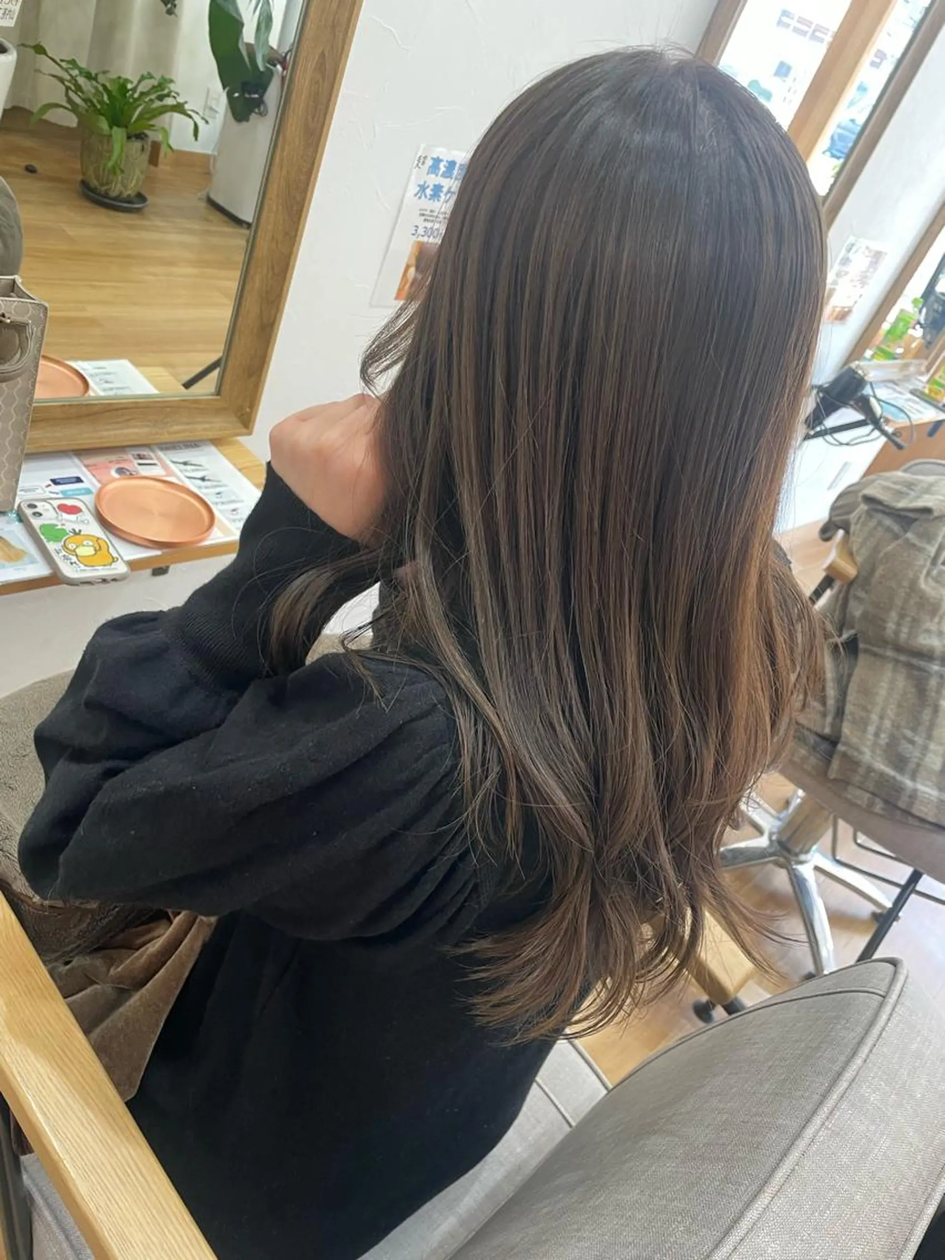 ロング カラー グレージュ Era Hatsuneのヘアスタイル
