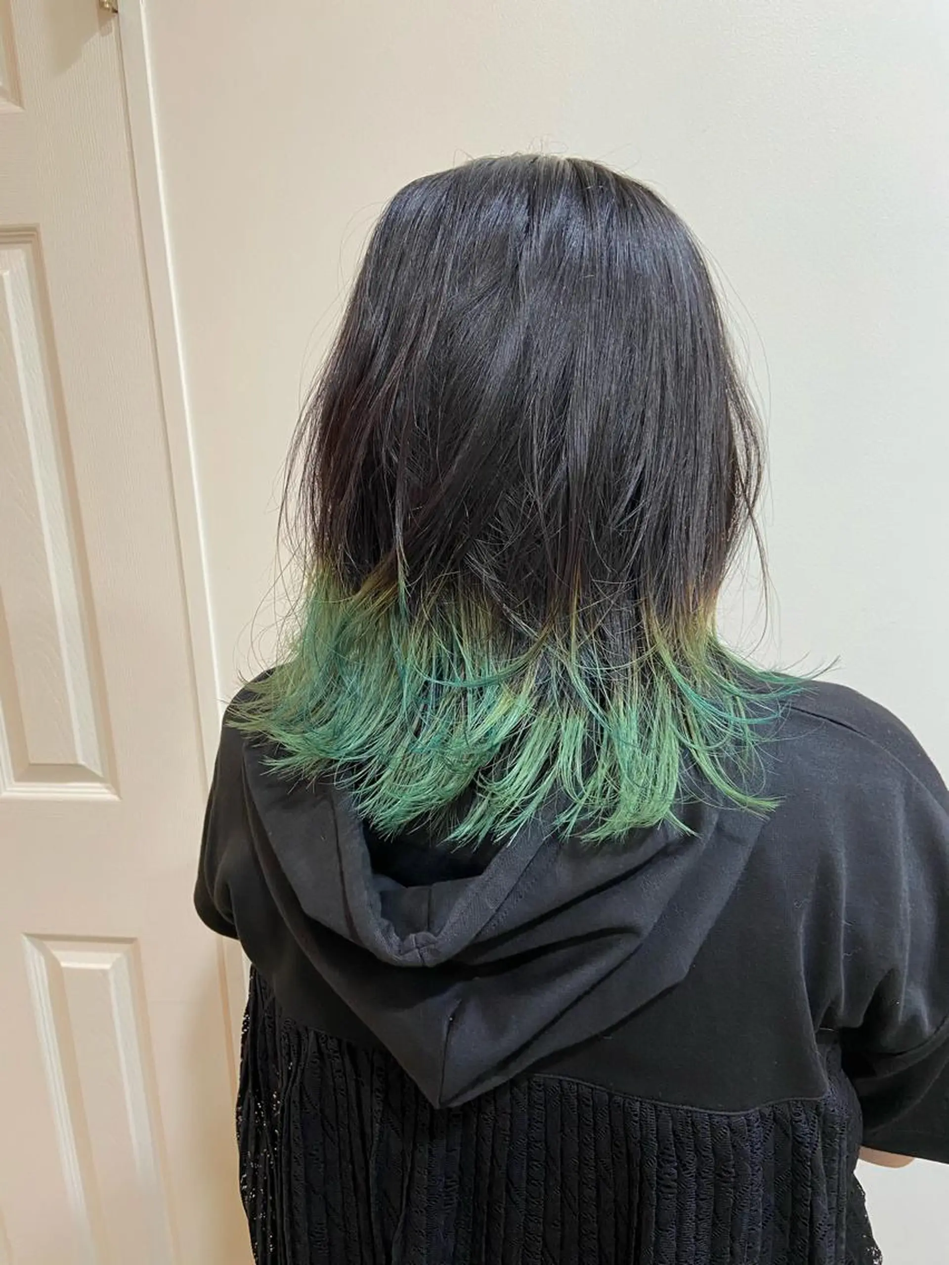 ミディアム カラー MIOベージュカラー 柔らかいカラーのヘアスタイル