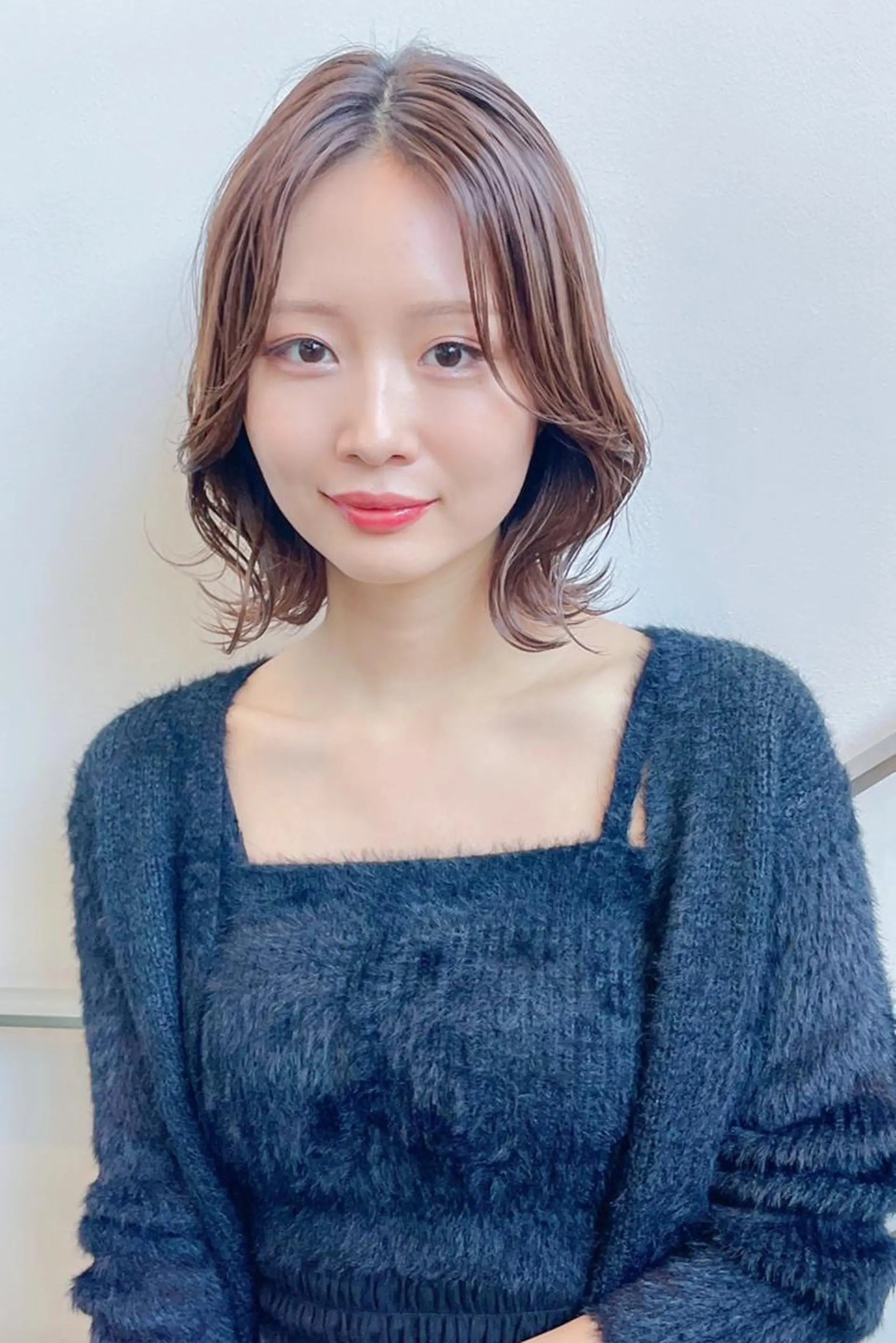 ミディアム 井上 未悠のヘアスタイル