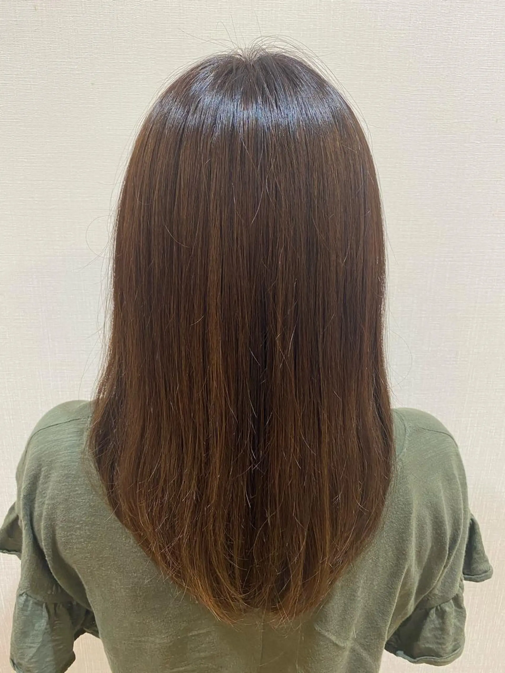 ミディアム 佐藤 優衣のヘアスタイル