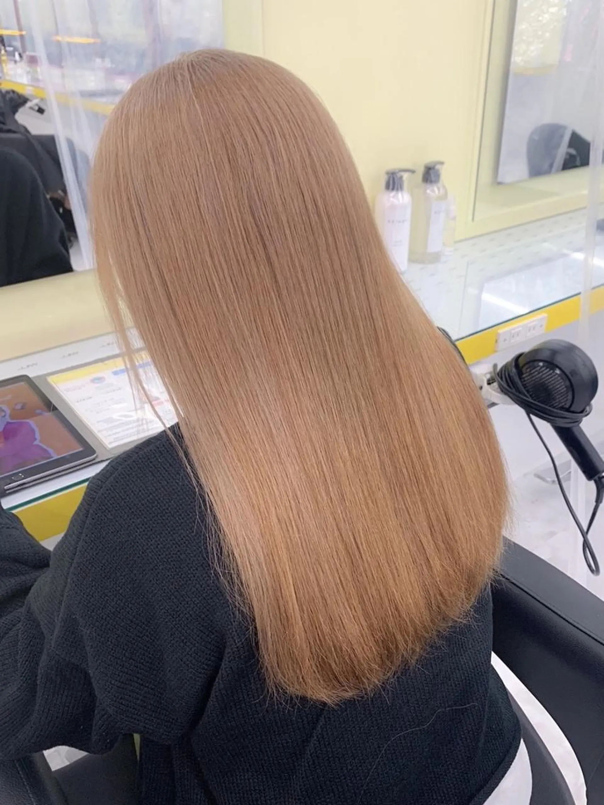 カラー 柔らか🪽うる艶 🎀ブリーチカラーのヘアスタイル