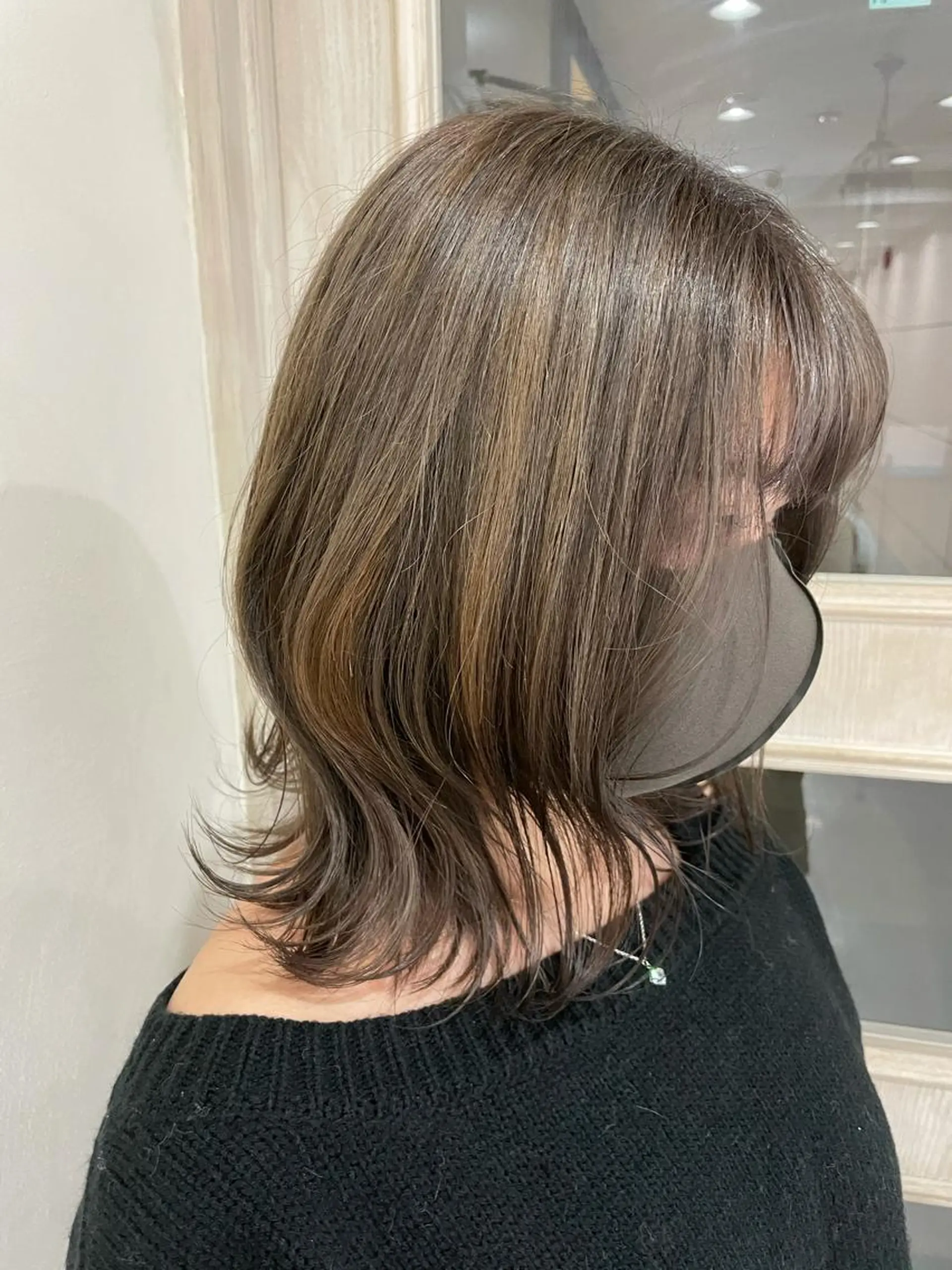 ミディアム カラー akane .のヘアスタイル
