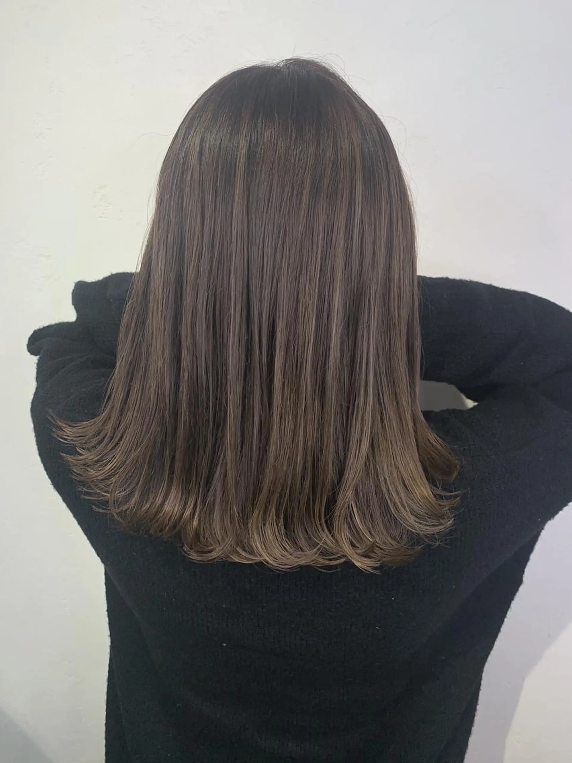 セミロング カット トリートメント ＿WHITE鳳店 アンダーバーホワイトのヘアスタイル