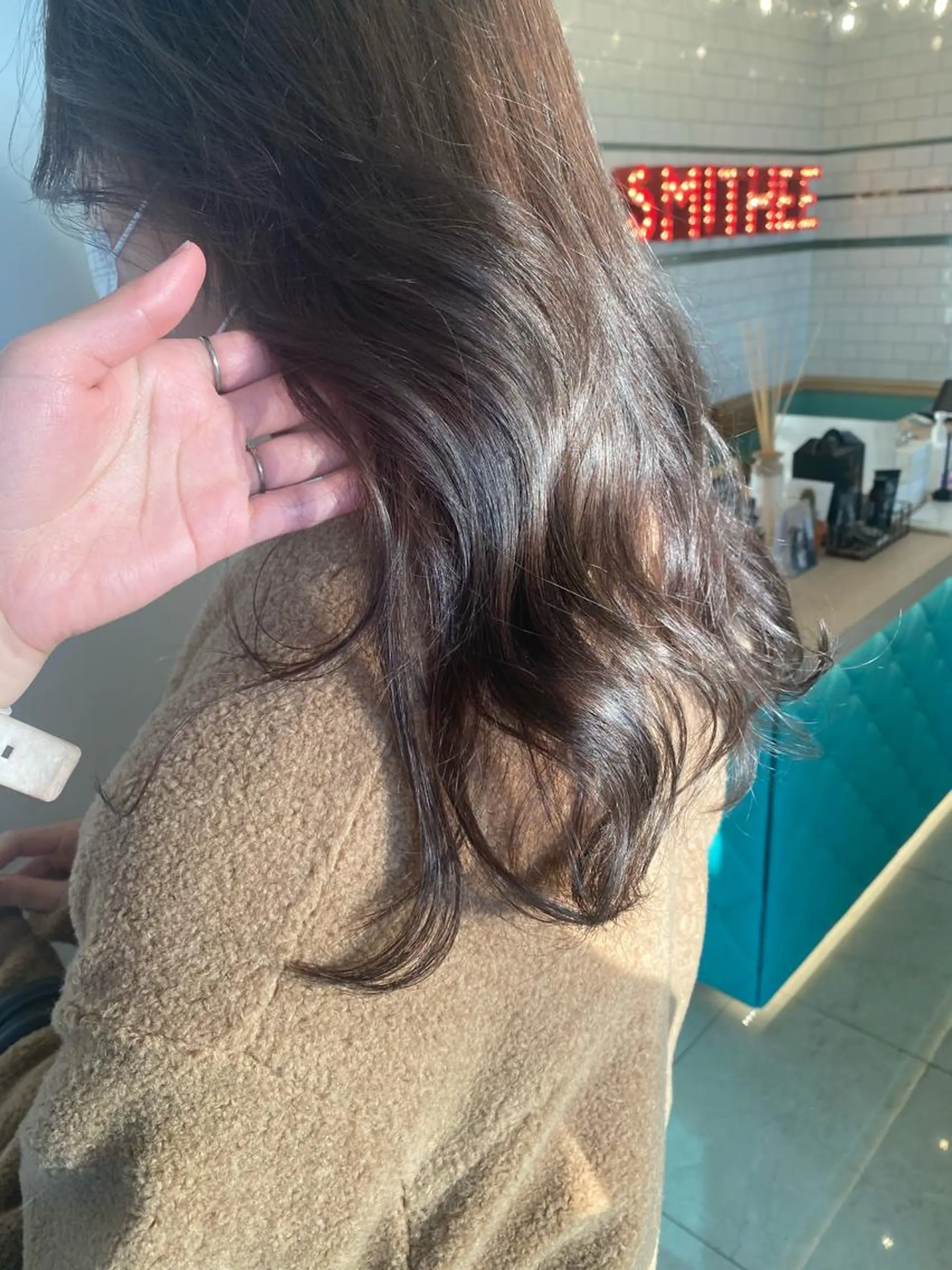 ロング アッシュ アッシュグレー アッシュグレージュ ヘアカラー ma naのヘアスタイル