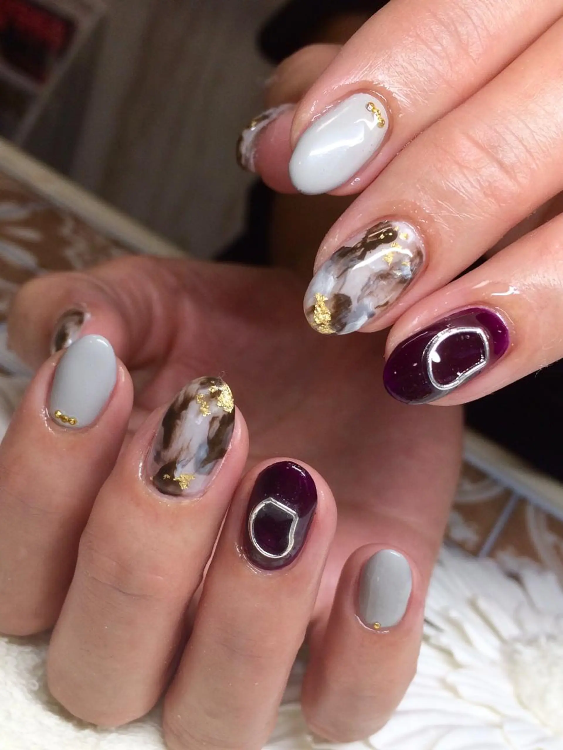 ネイル べっ甲ネイル 大理石ネイル(マーブル) シルバー ホワイト ハンドネイル Nailsalon E's cafeのネイルデザイン