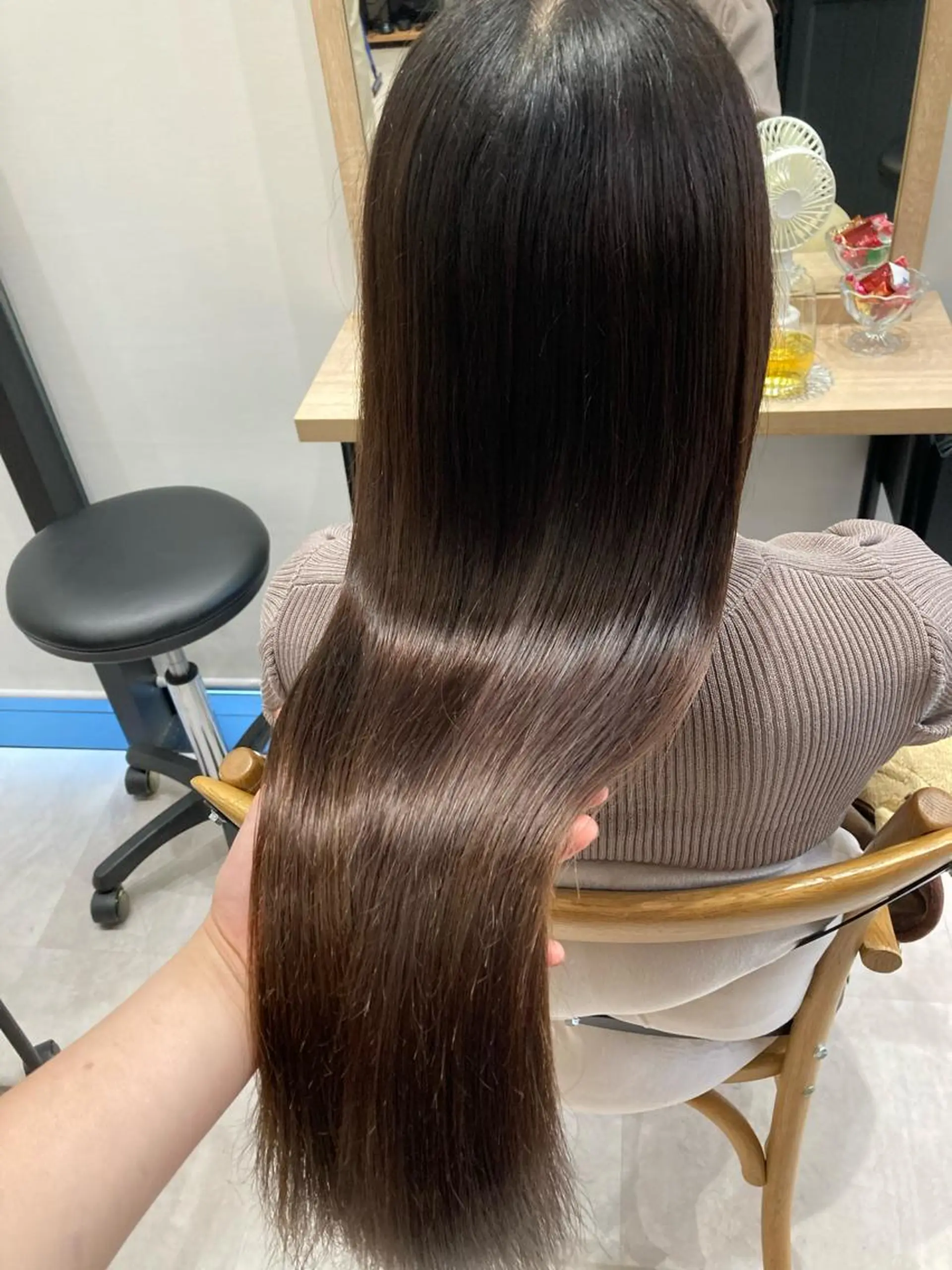 ロング ✨色持ちの良い艶 カラー✨蟹江真世のヘアスタイル