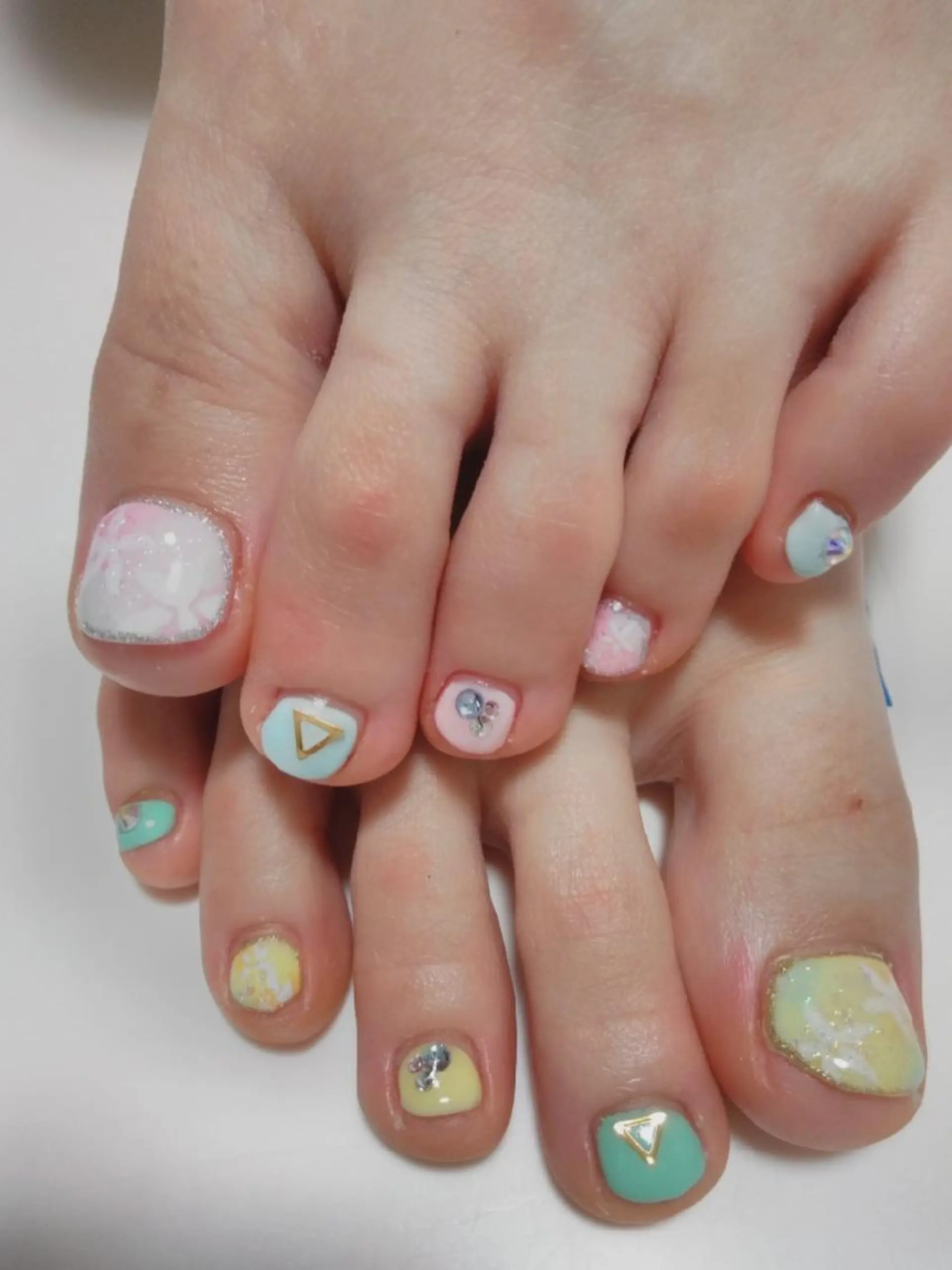 ネイル フットネイル エステとネイル ローズコンフォートのネイルデザイン