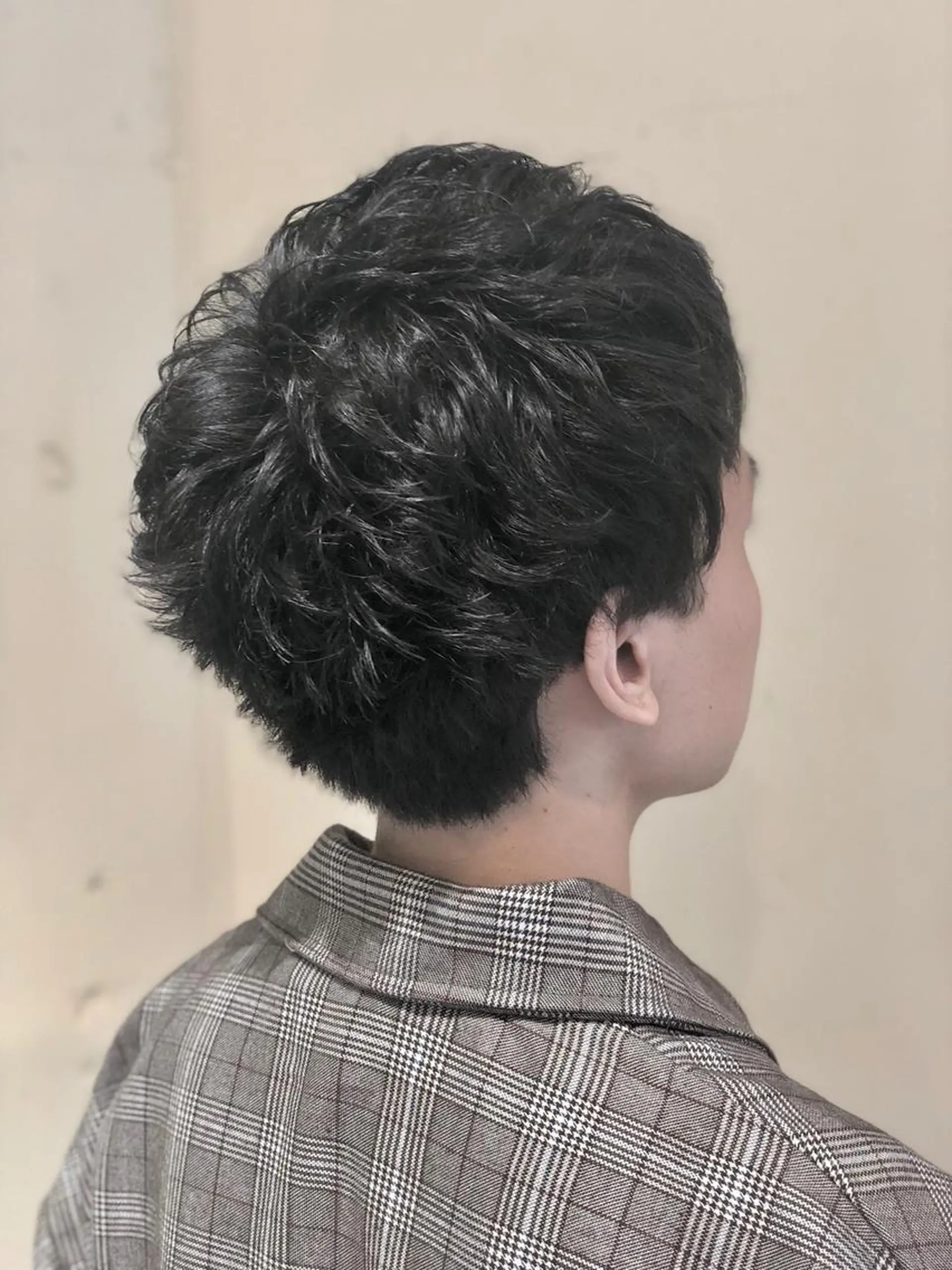 ショート カラー パーマ ヘアアレンジ メンズ メンズバレイヤージュ メンズハイライト マッシュ メンズパーマ バレイヤージュ 【ツヤ髪美容師】 ツダケイスケのヘアスタイル