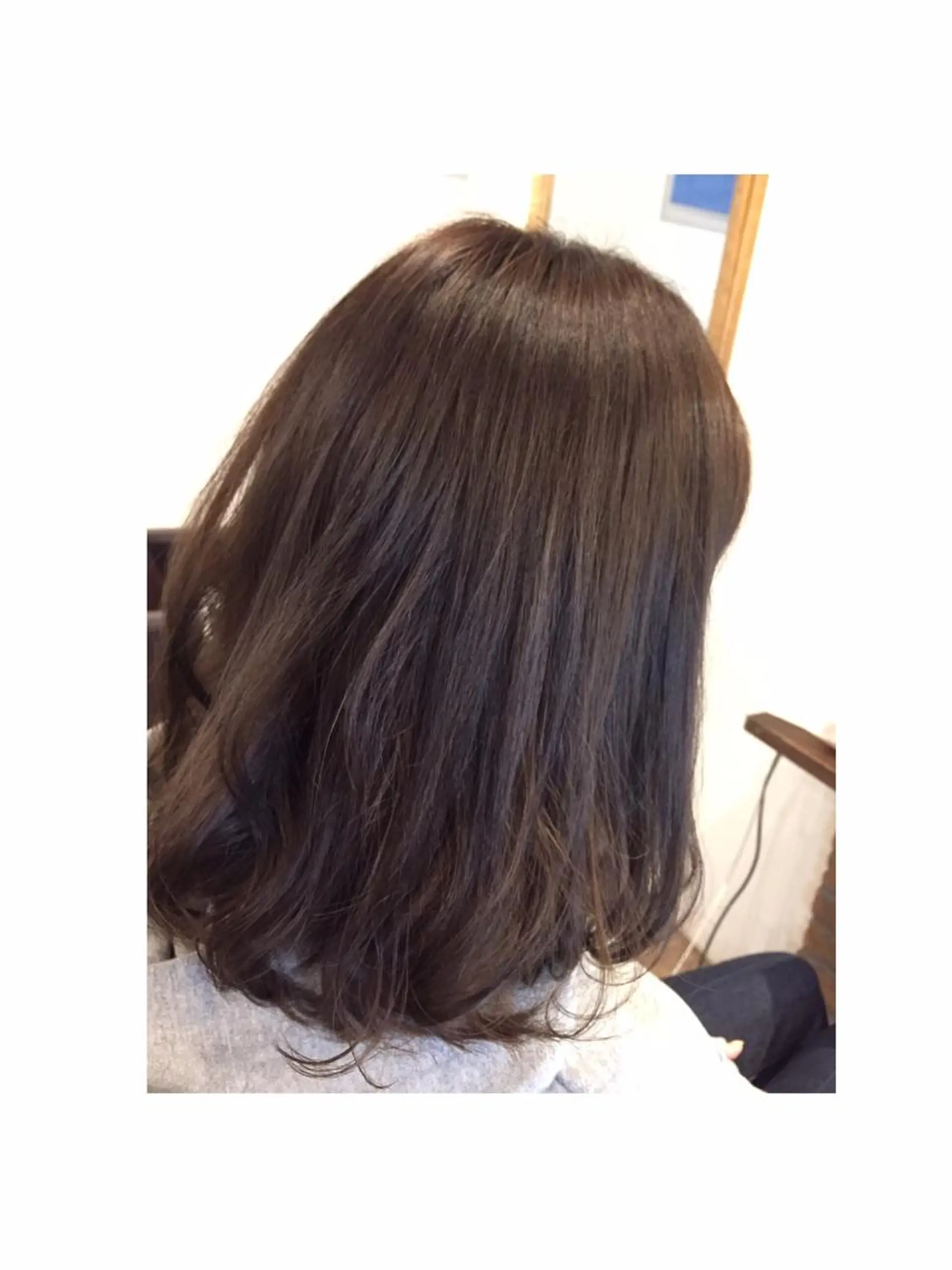 ミディアム カラー shi hoのヘアスタイル