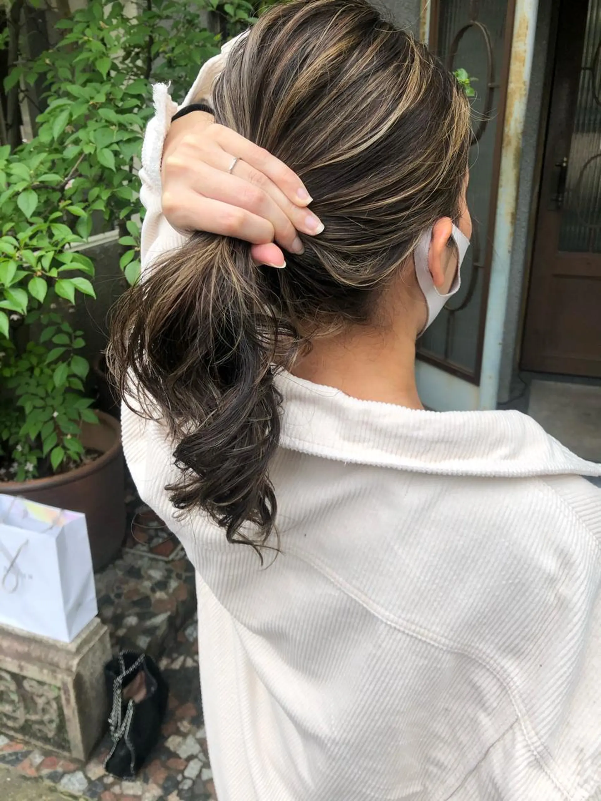 セミロング カラー ハイライトカラー ハイライト ヘアカラー 橋本 昇平のヘアスタイル