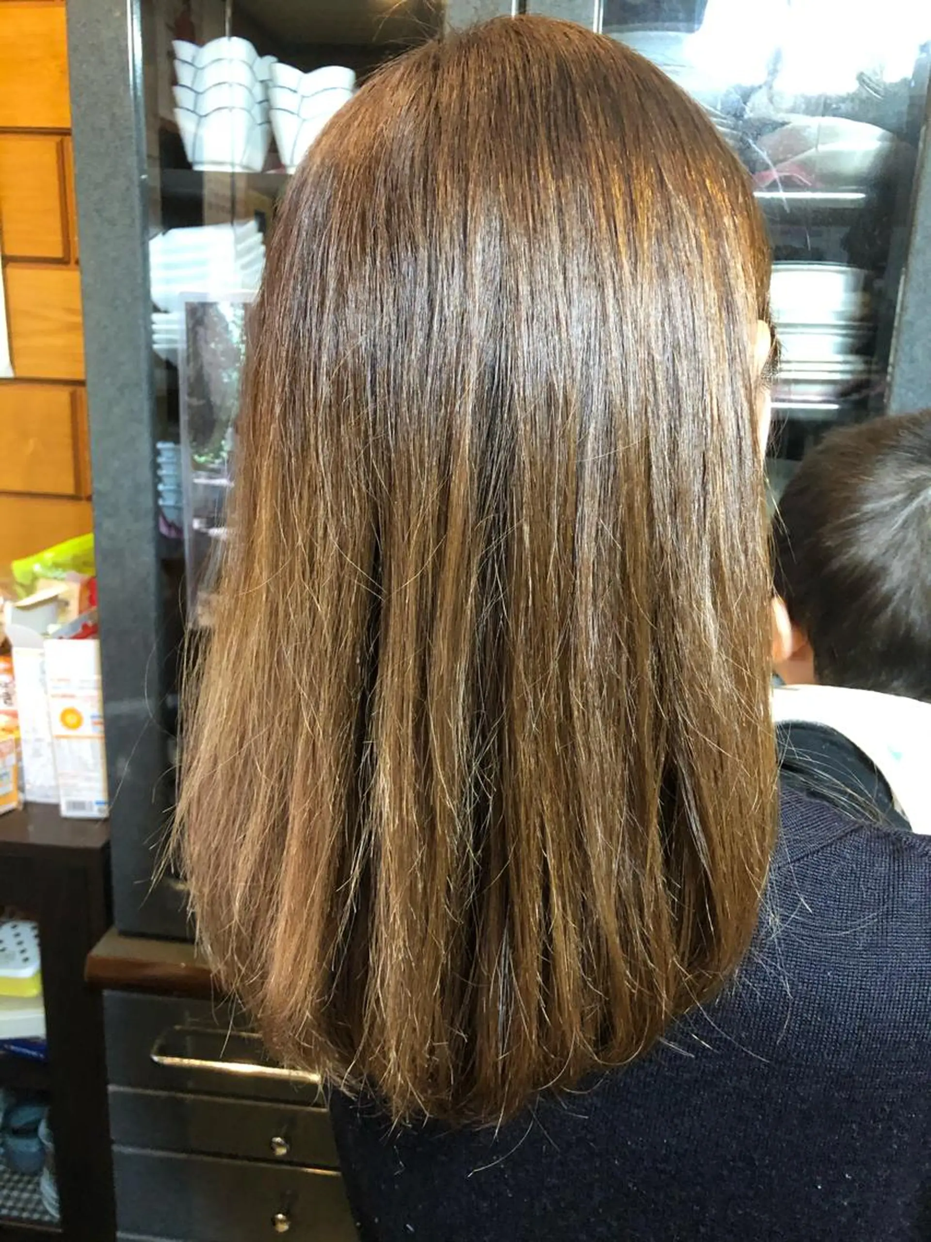 ミディアム カット ヘアカラー 縮毛矯正 石塚 浩のヘアスタイル