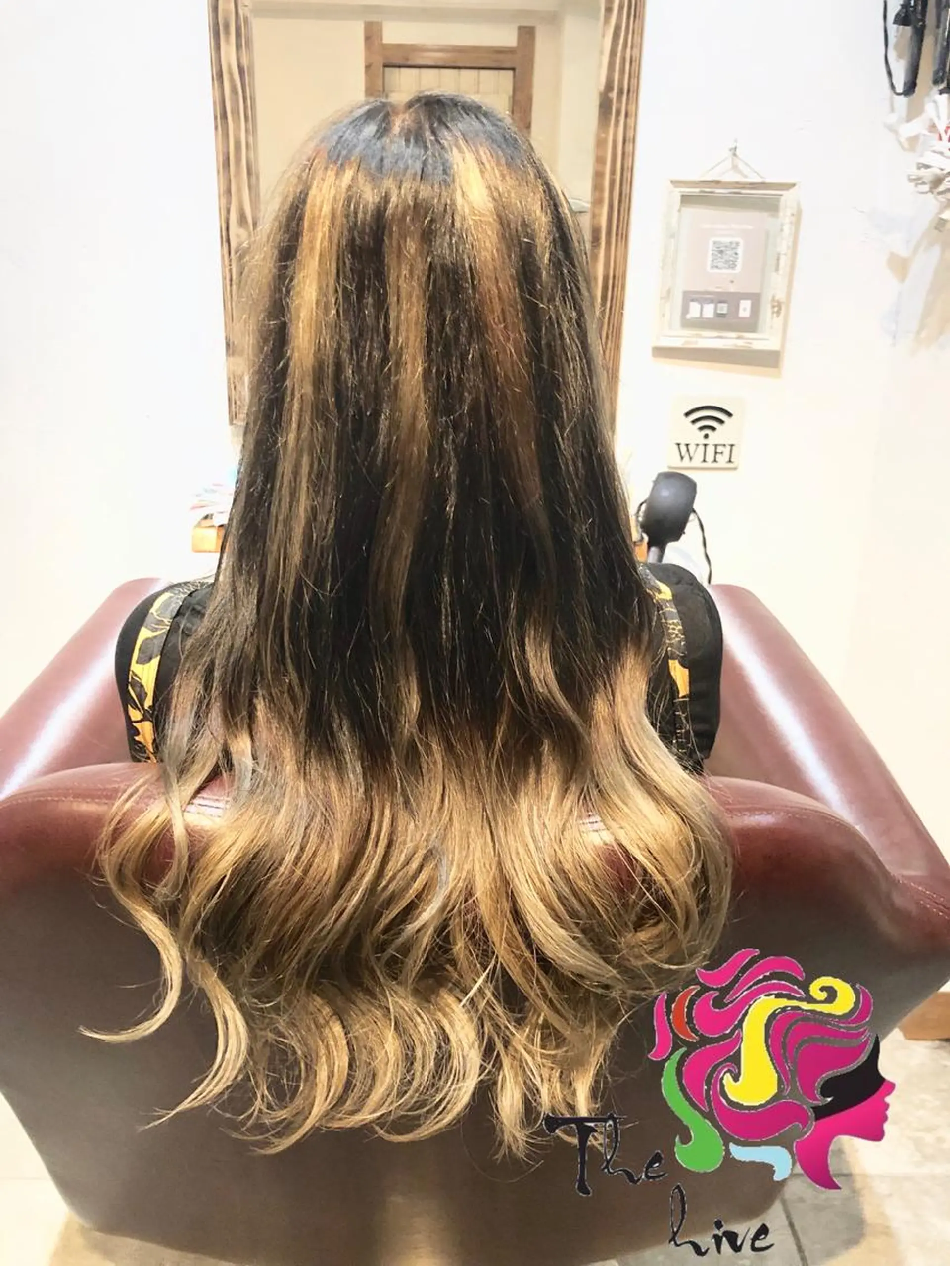 ロング カラー グラデーションカラー カット ヘアカラー Hair salon The  hiveのヘアスタイル