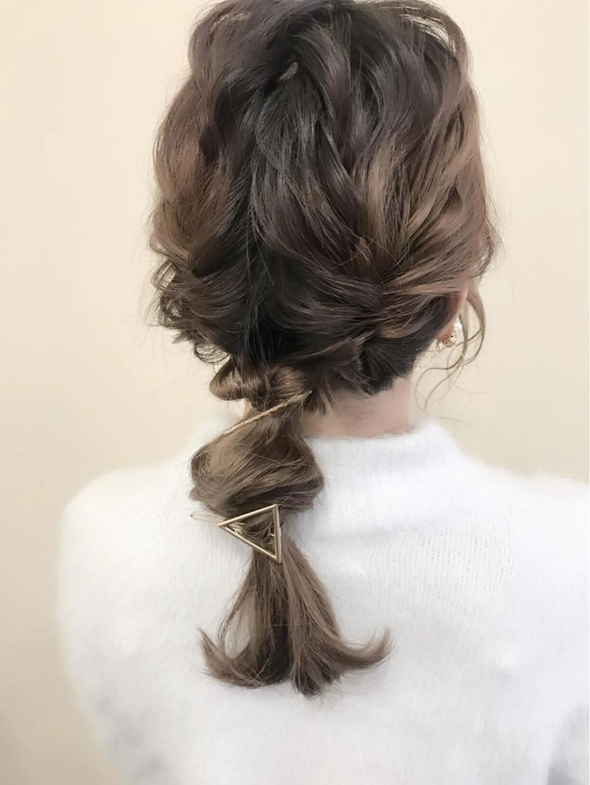 セミロング ヘアアレンジ 沢田 瞳のヘアスタイル