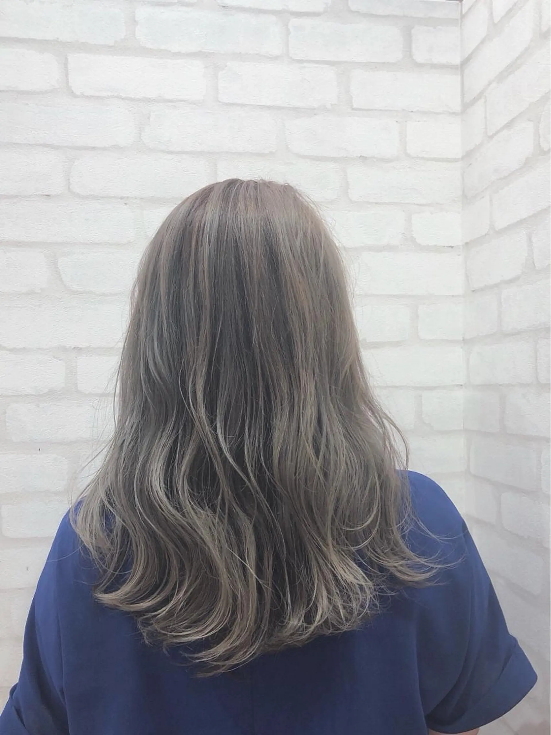 ミディアム 若山 敦のヘアスタイル