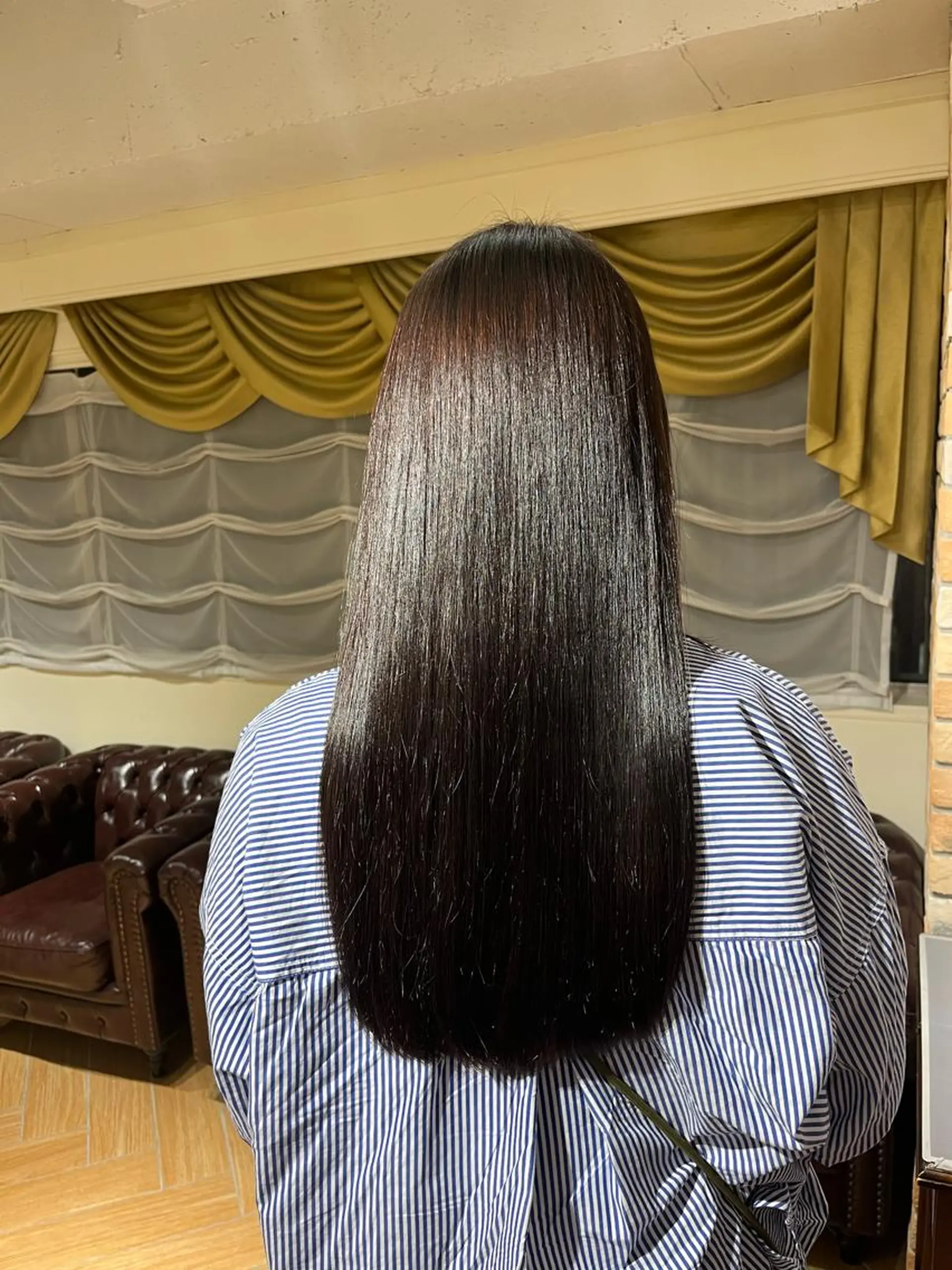 ロング カラー レディースカット SHIORIのヘアスタイル