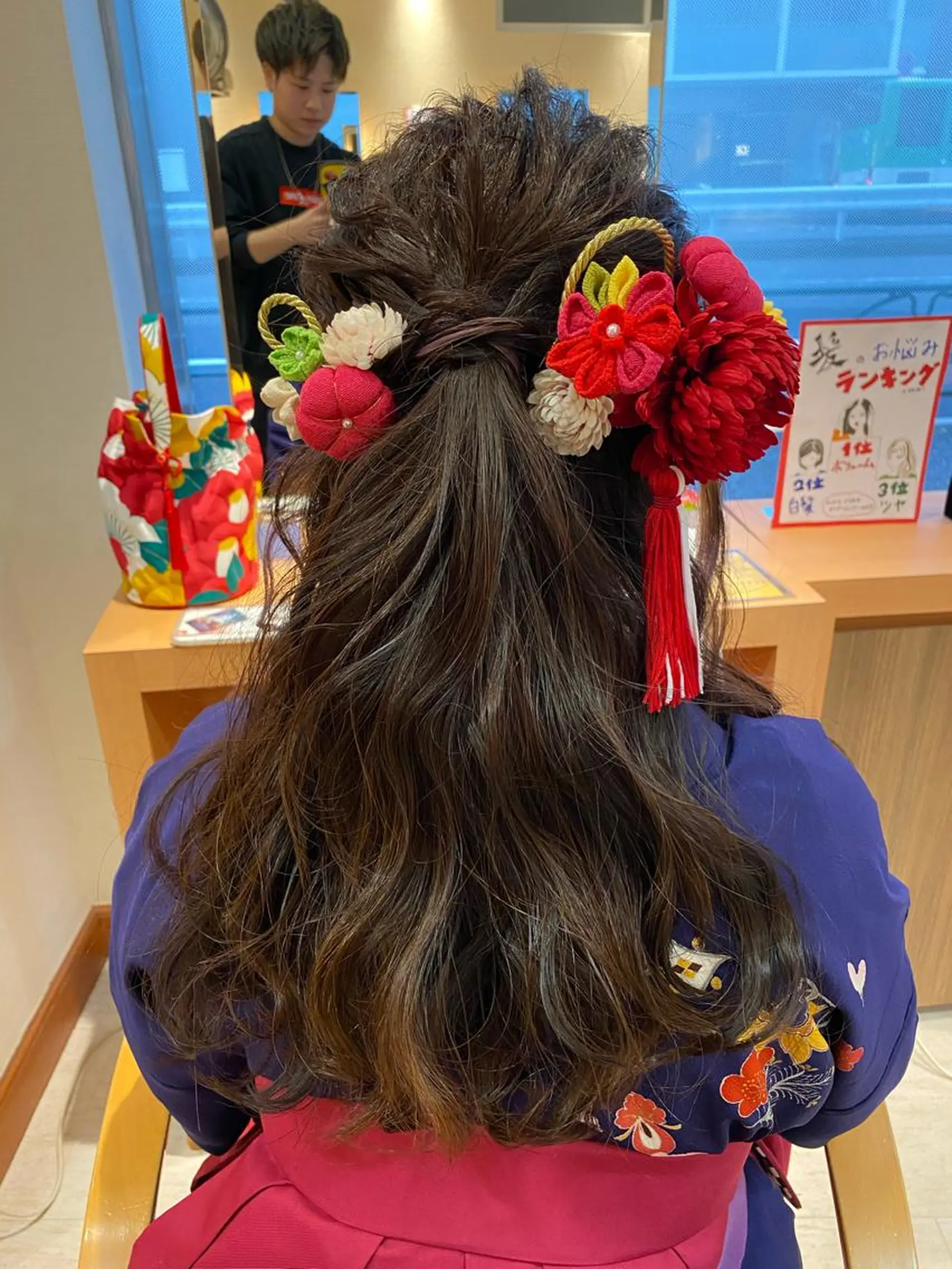 ロング ヘアアレンジ ハーフアップ 卒業式のヘアスタイル 🟢NEGi🟣 🫧髪質改善のヘアスタイル