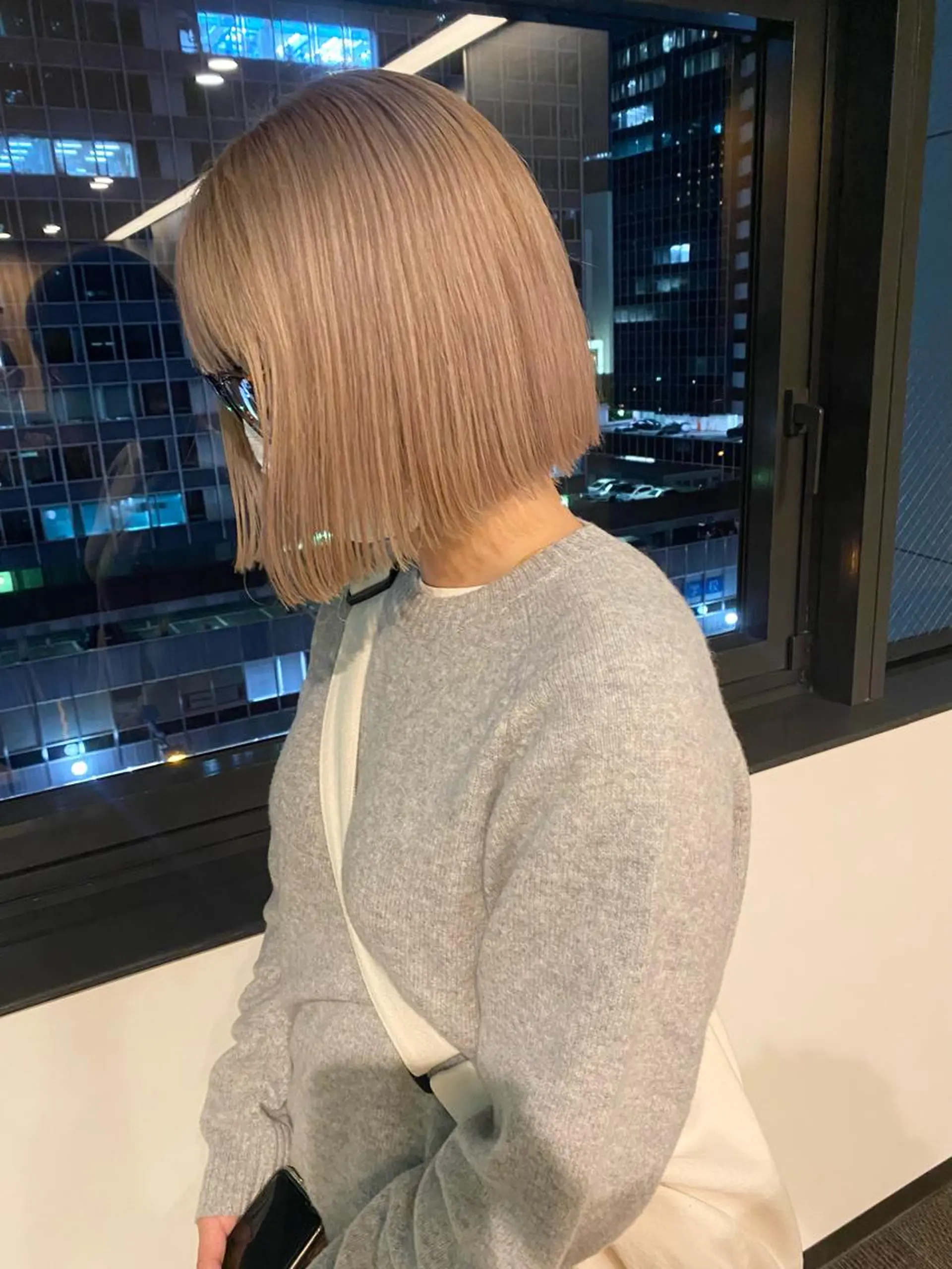 ショート カラー パーマ ヘアアレンジ ベージュカラー ブリーチ ブロンド ブロンドベージュ ダブルカラー デザインカラー/ボブ ブリーチカラー/ユリのヘアスタイル