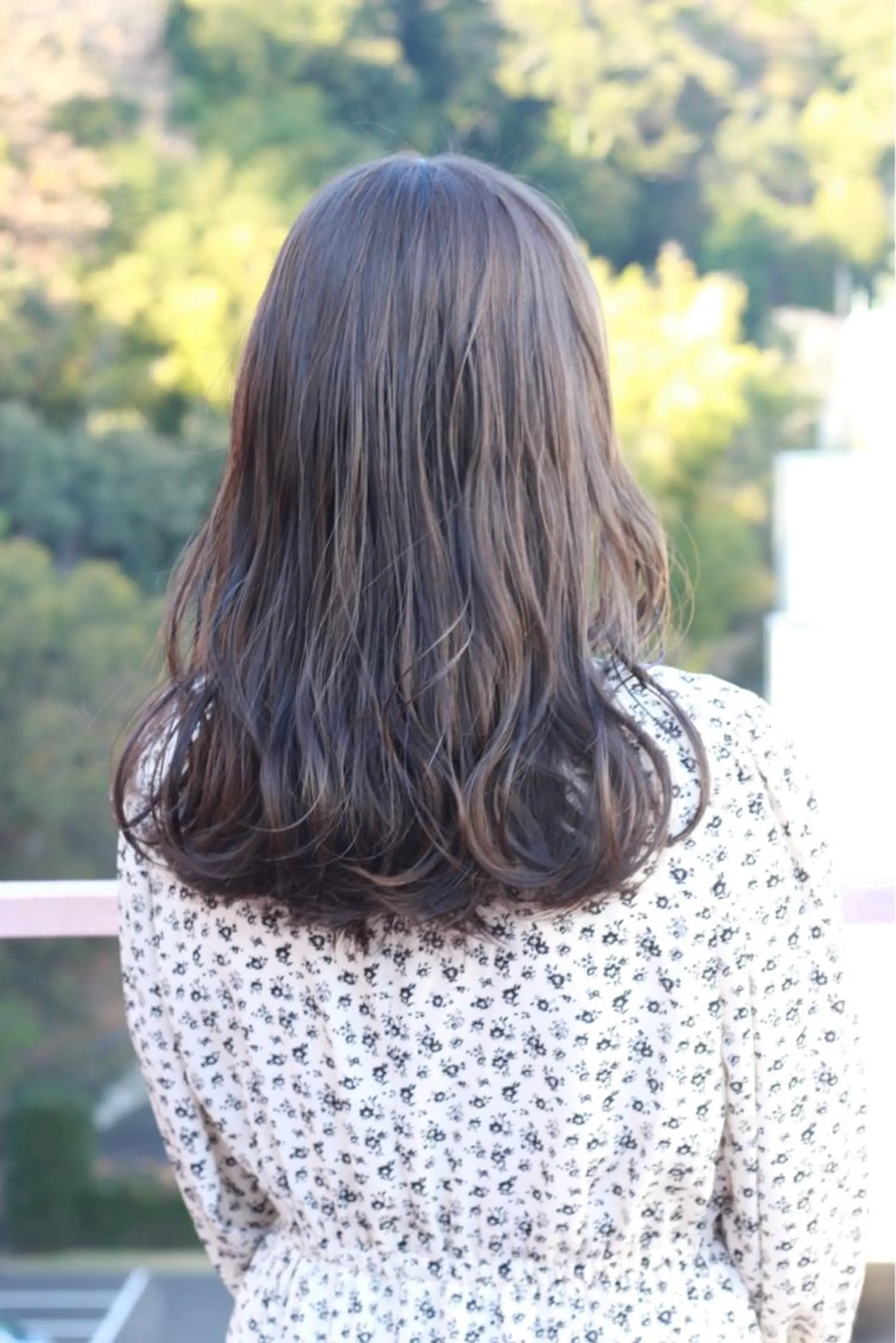 セミロング カラー アッシュ シルバー シルバーアッシュ ヘアカラー Viage （ビアージュ）のヘアスタイル