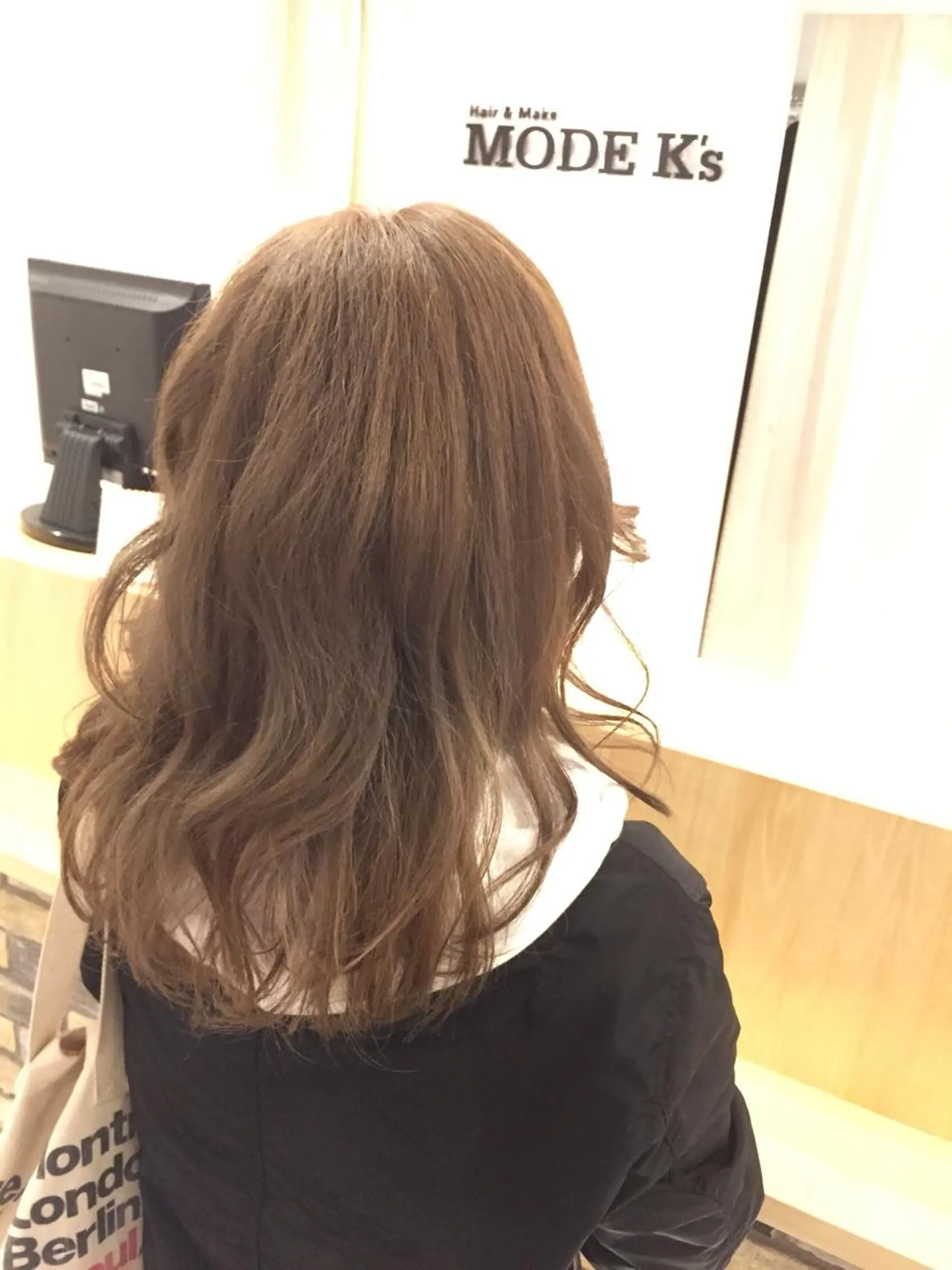 ミディアム カラー アッシュ ベージュカラー ハイトーン×髪質改善 KENTAのヘアスタイル