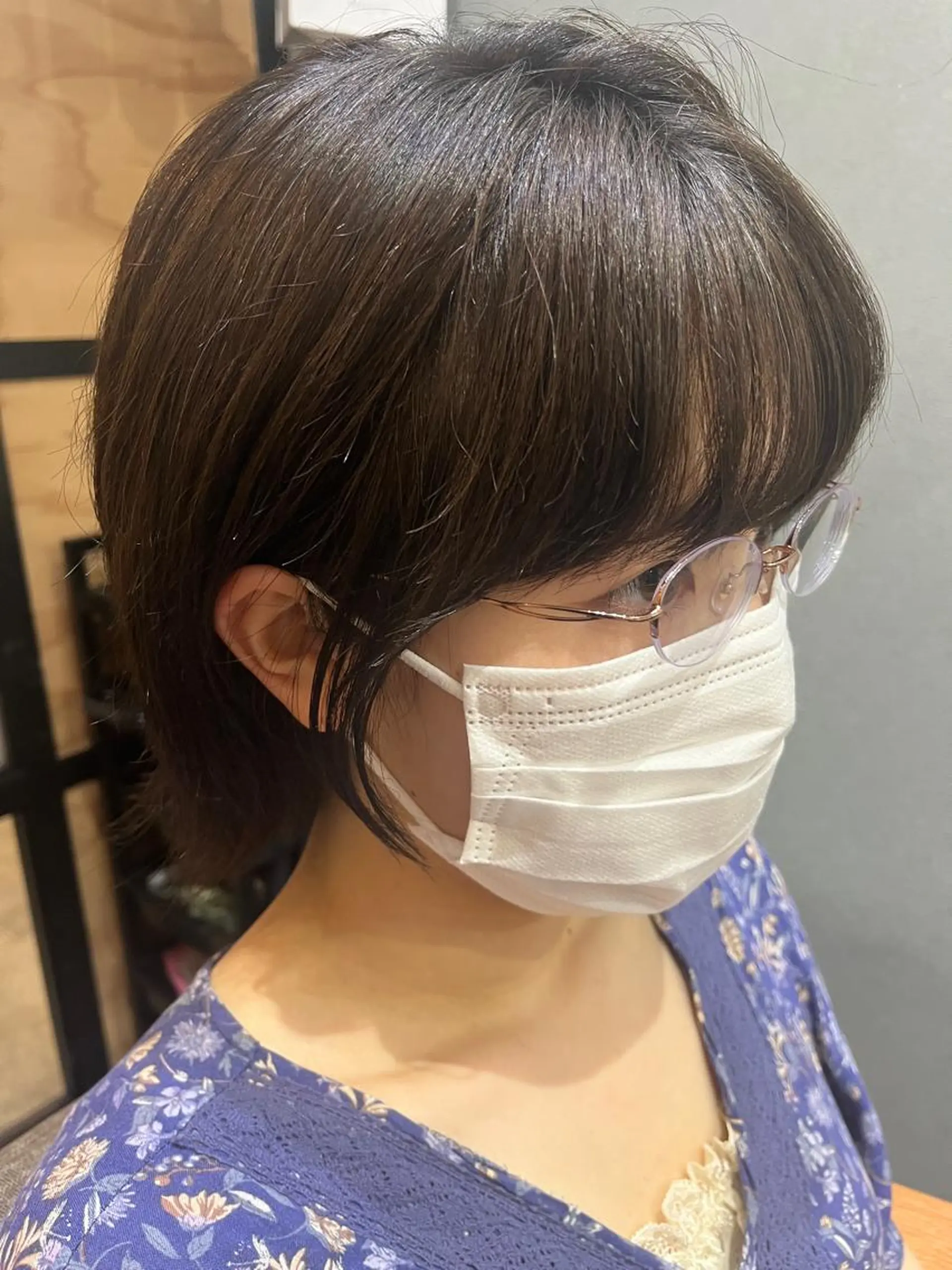 ミディアム カラー パーマ ヘアアレンジ メンズ キッズ ネイル マツエク・マツパ アイブロウ ミディアムパーマ メンズパーマ ブラウンカラー ケアカラー 透明感カラー 久木原 ゆりのヘアスタイル