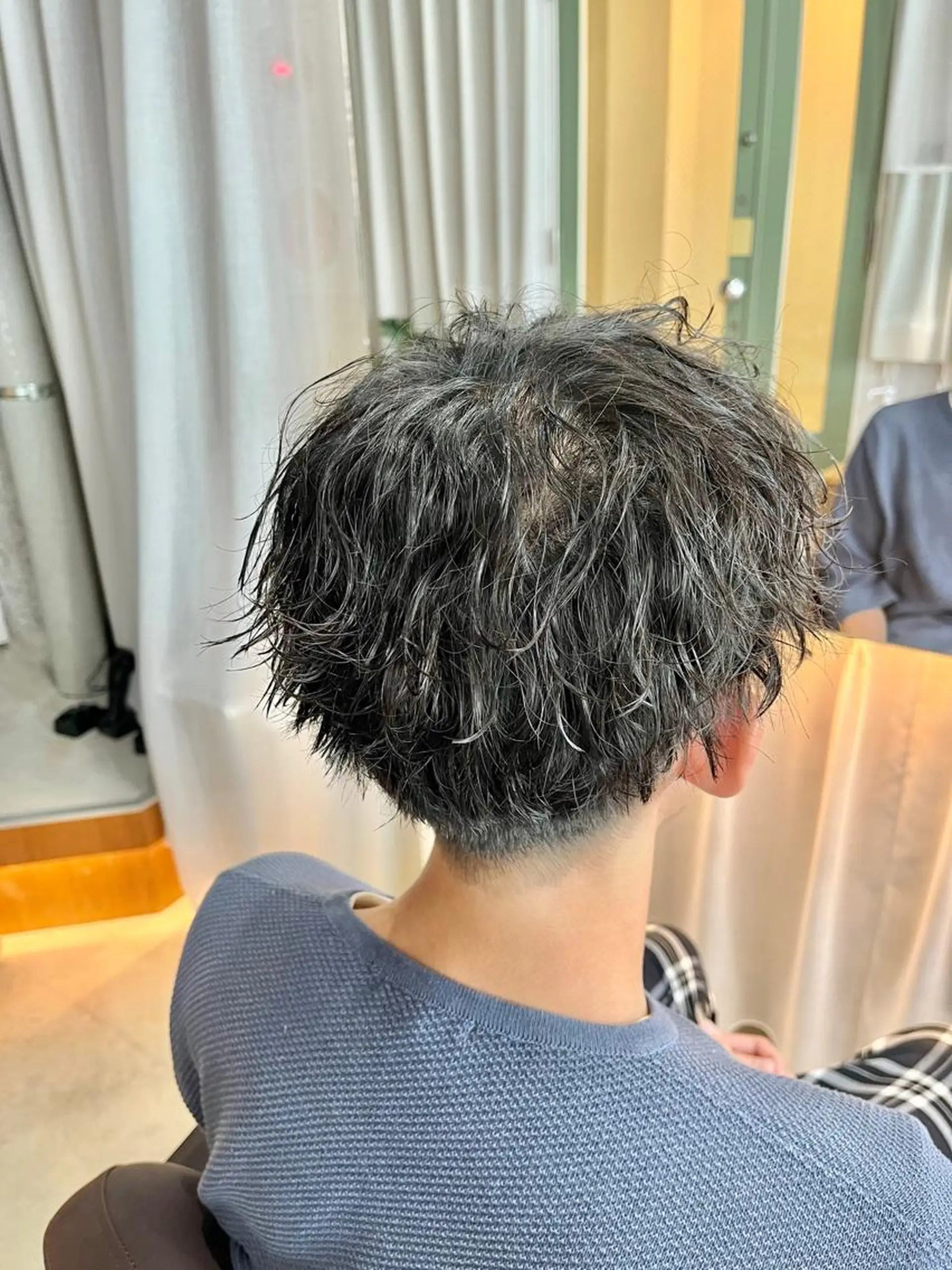ショート パーマ メンズ マッシュ メンズパーマ 刈り上げ 波巻きパーマ 【扱いやすいパーマ】 眞鍋拓己のヘアスタイル