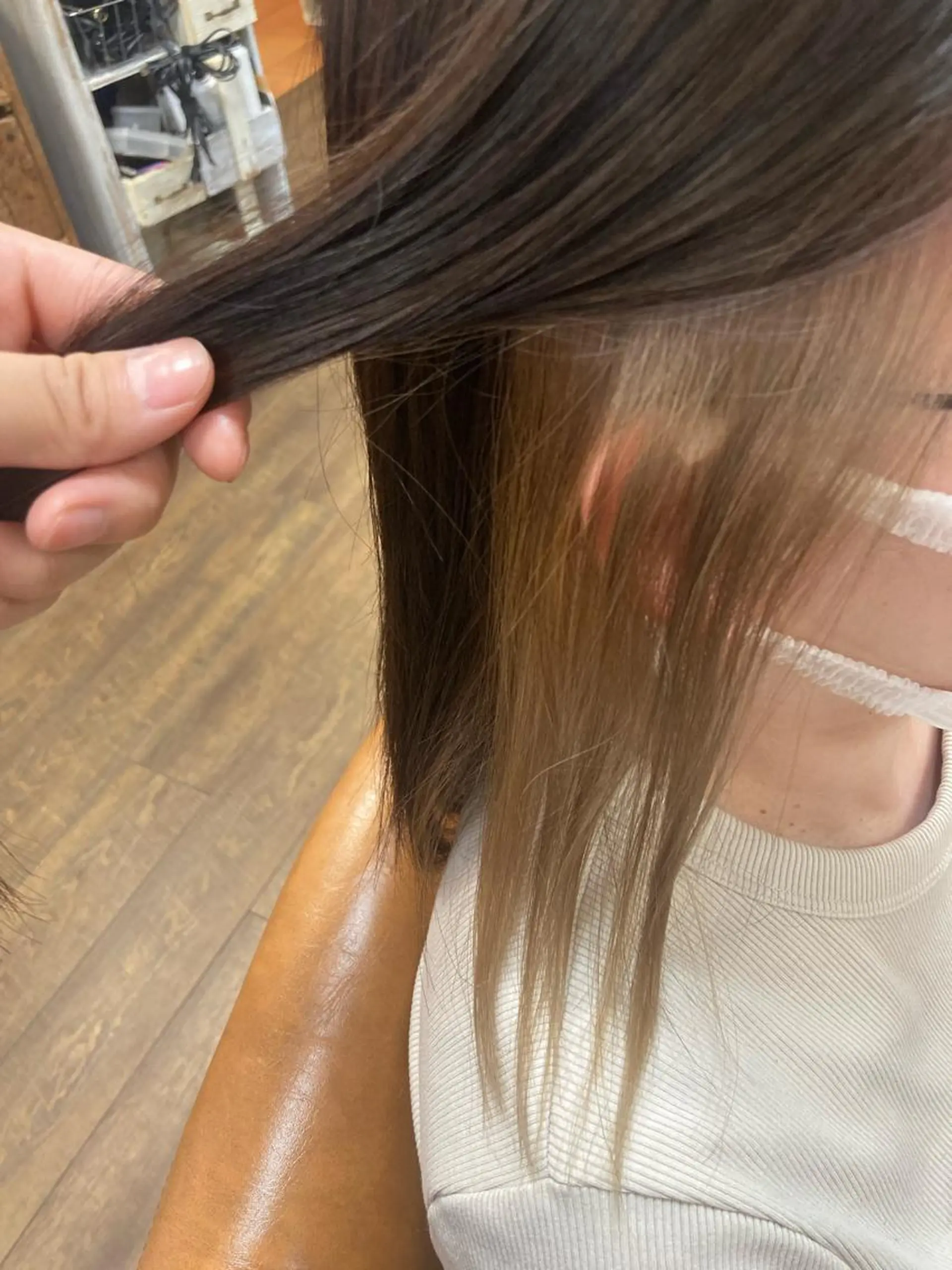 セミロング カラー ブリーチ イヤリングカラー 木村🌟髪質改善ケア 💎デザインカラーのヘアスタイル