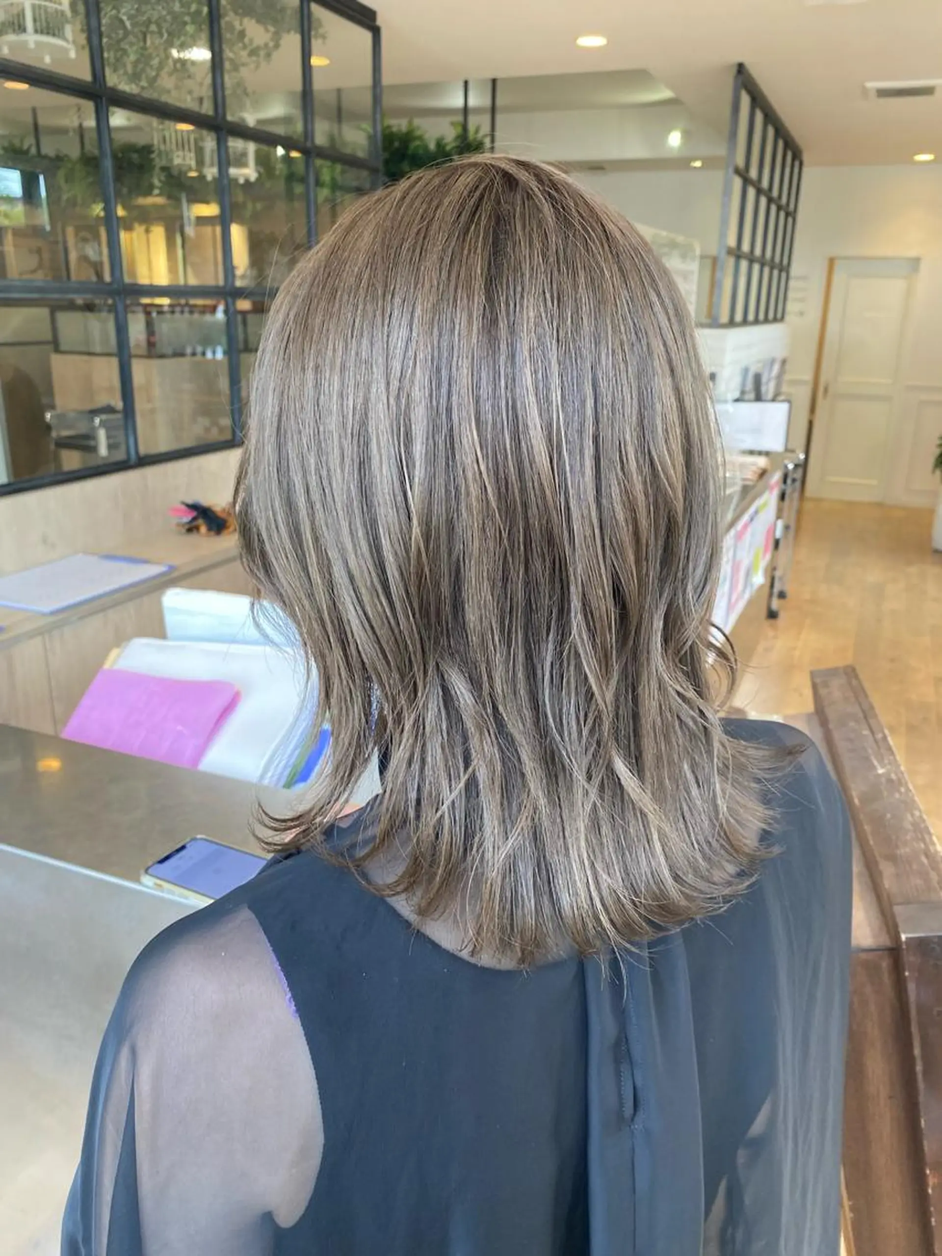 カラー 前田 輝のヘアスタイル