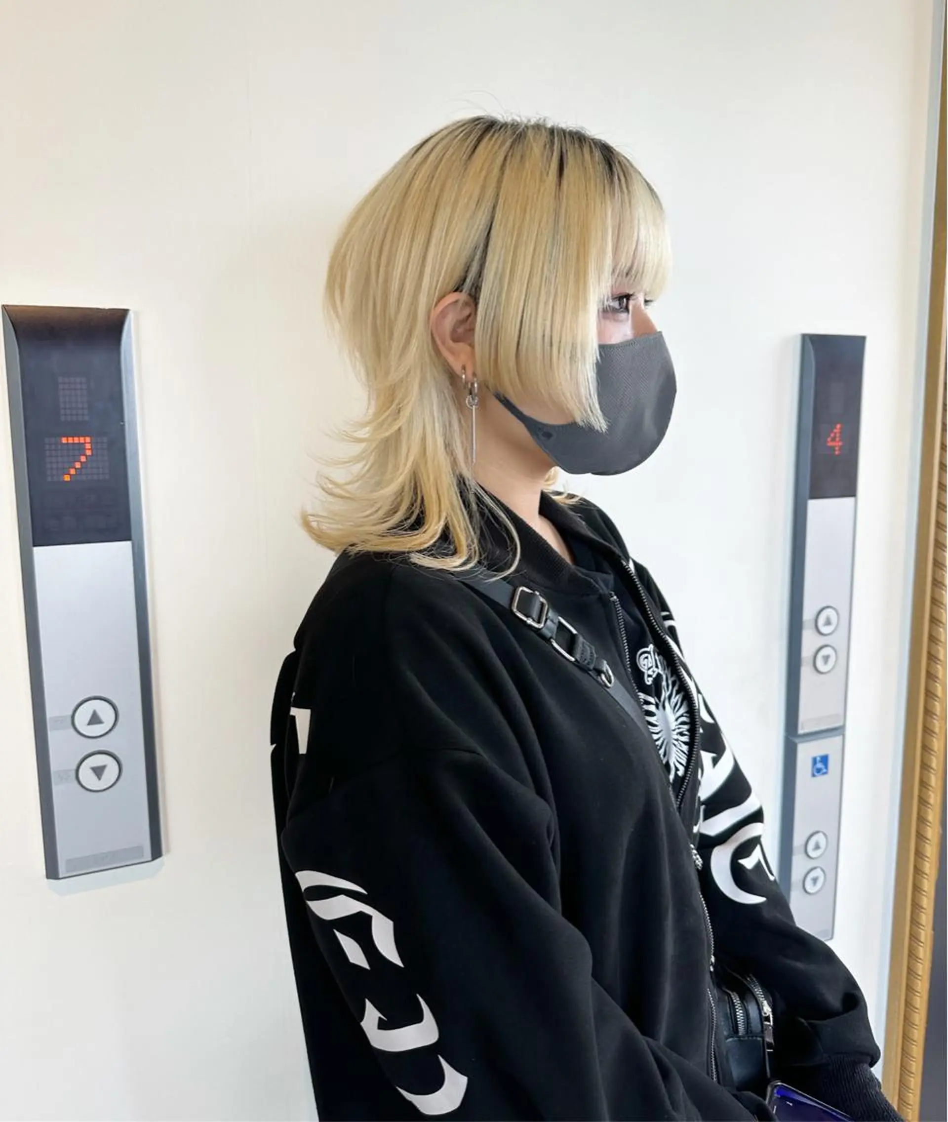 セミロング カラー ハイトーンカラー ボブ ハッシュカット 姫カット 韓国風ヘア 大阪ウルフカット ハッシュカットのヘアスタイル