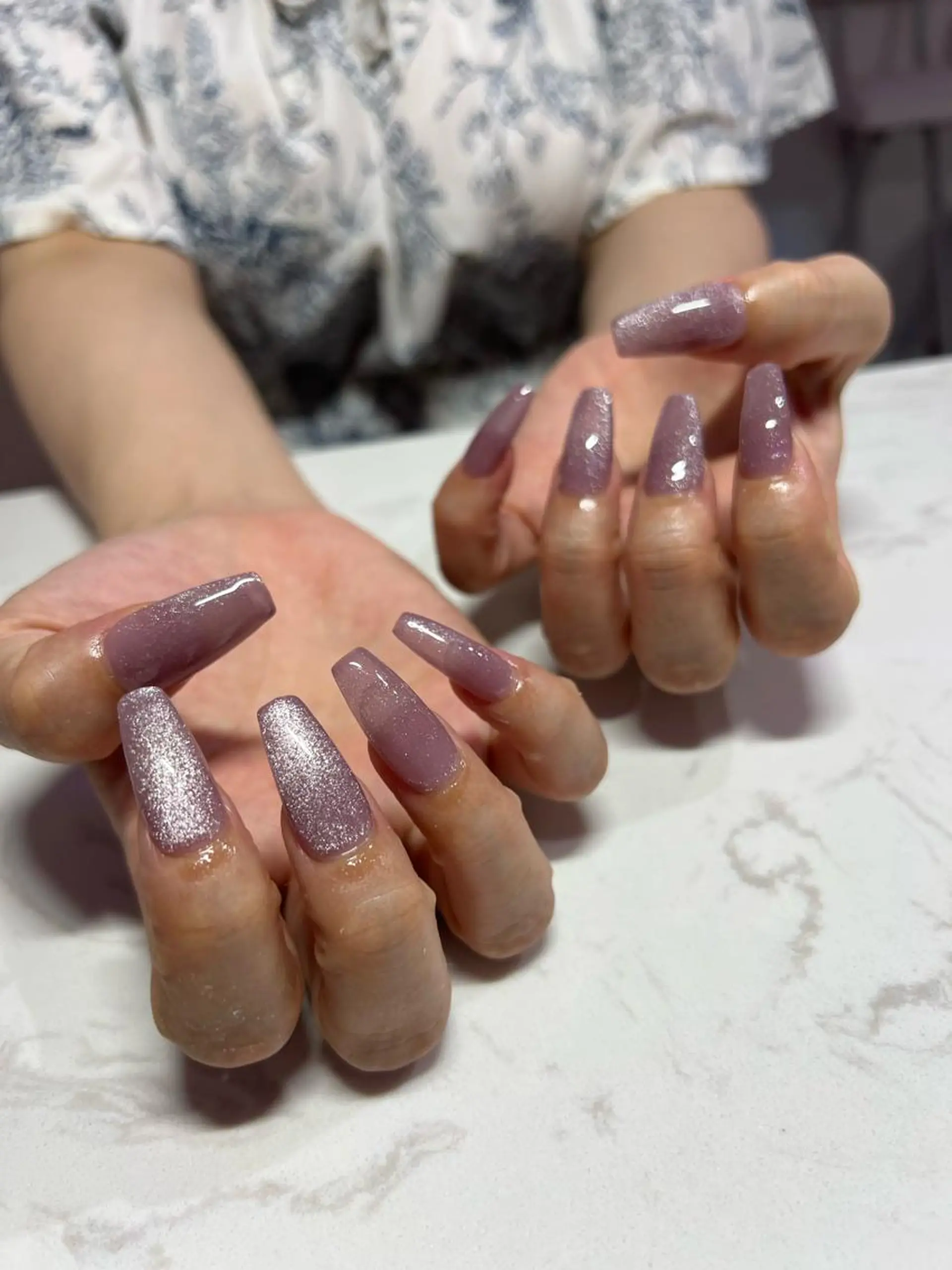 ネイル オーロラネイル ジェルネイル 韓国ネイル マグネットネイル ミラーネイル ハンドネイル ハンドケア ちゅるんネイル🪄 耳ツボジュエリー🔗のネイルデザイン