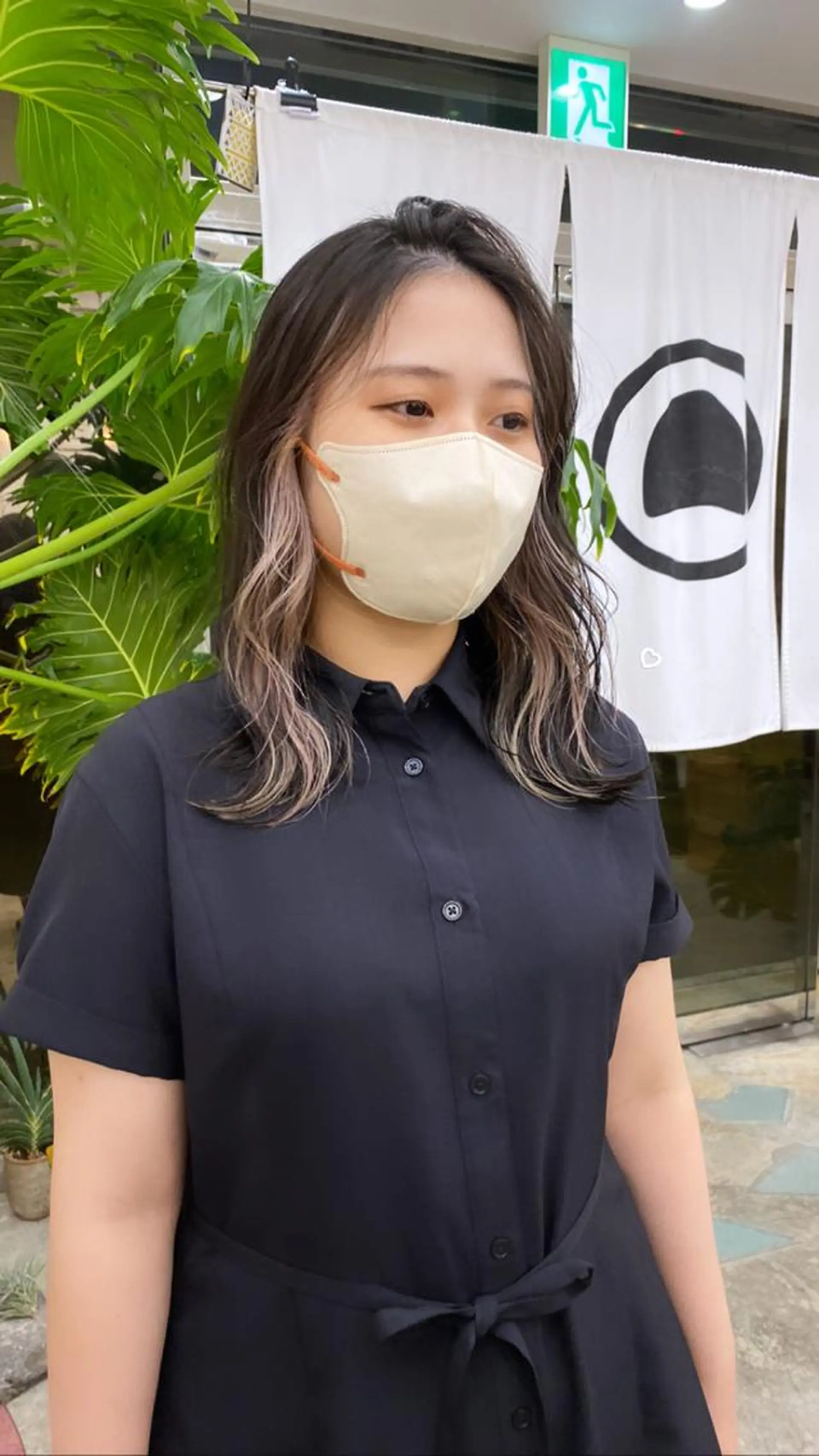 セミロング KVELL ユナのヘアスタイル